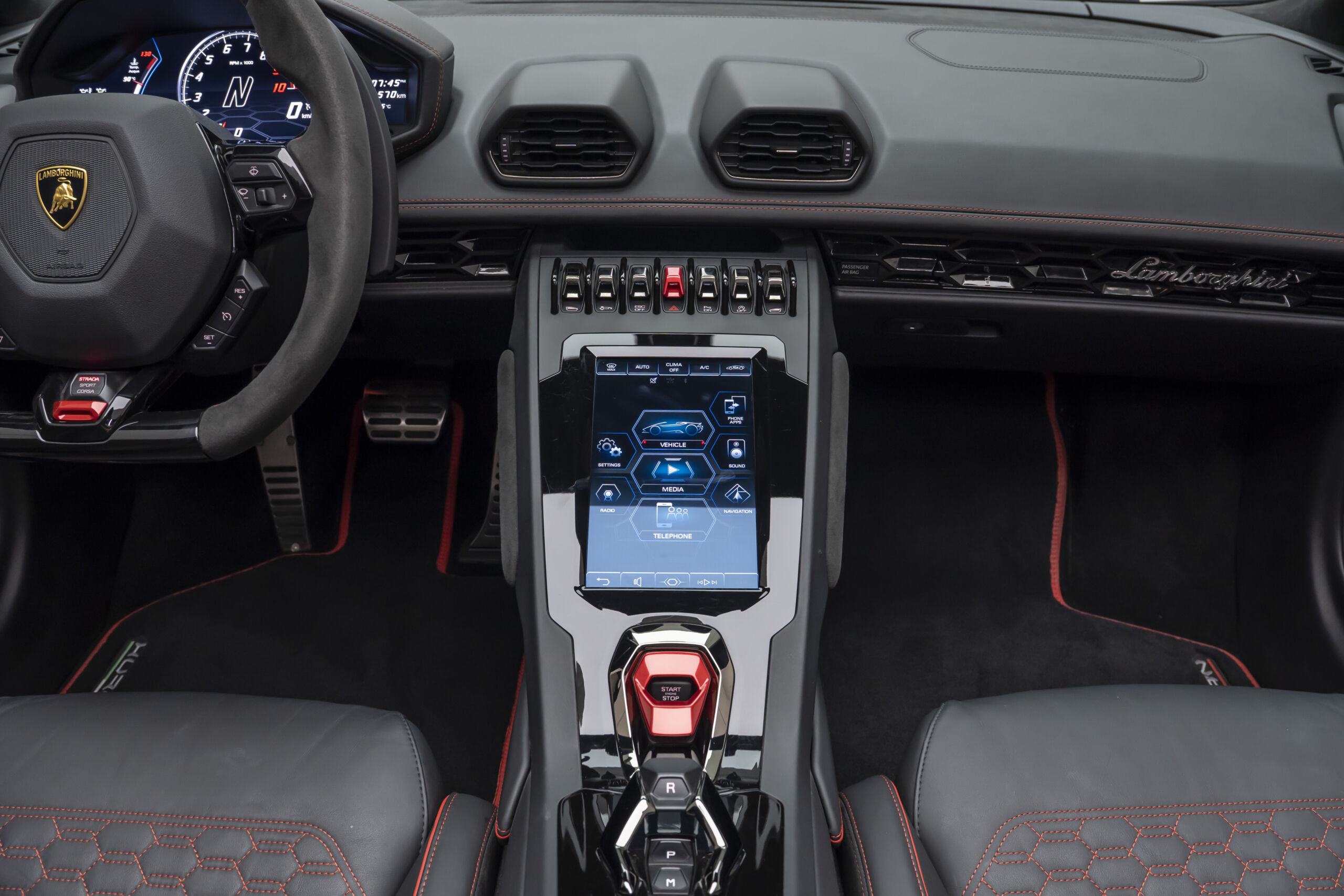 
								2023 Lamborghini Huracan EVO Spyder full									