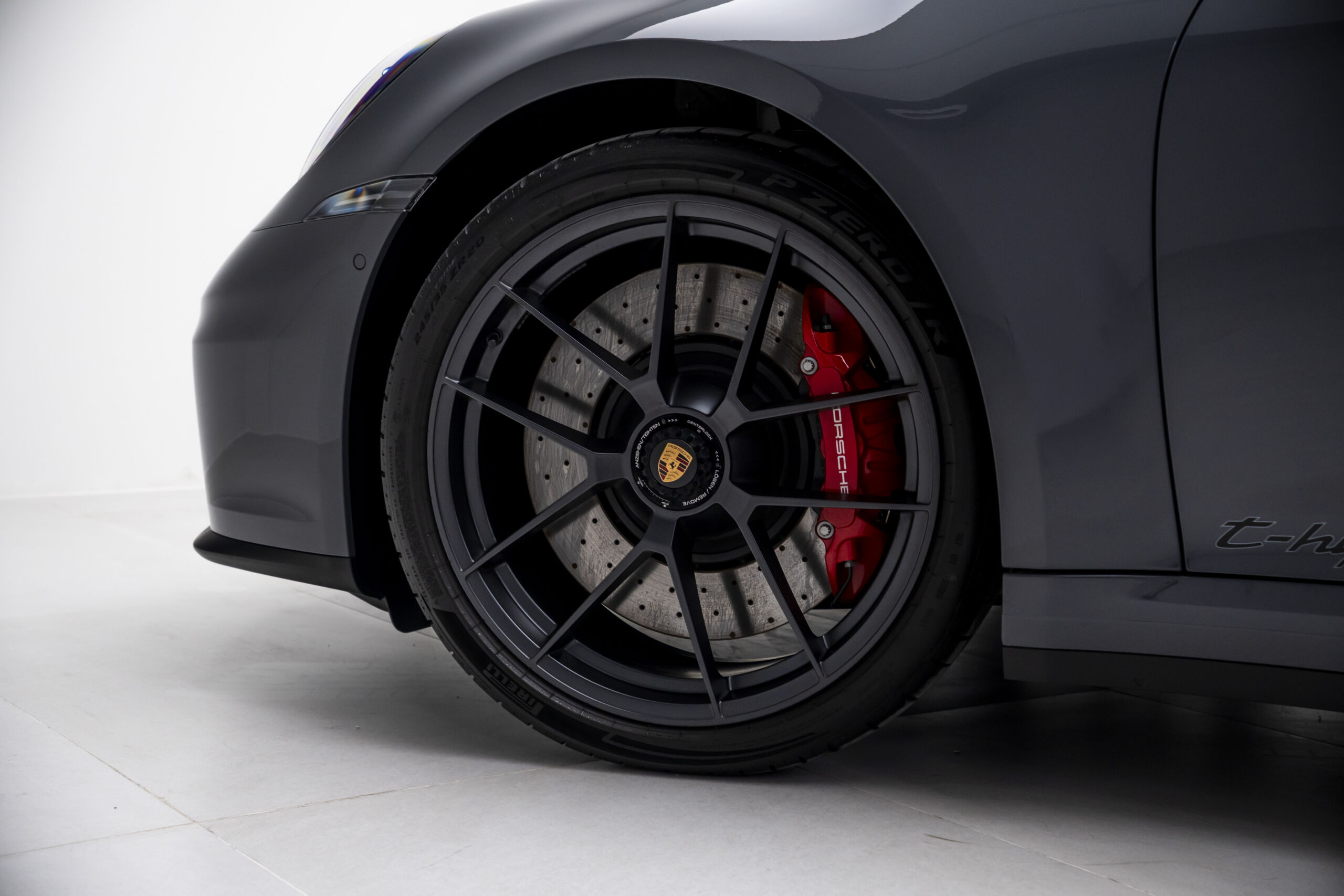 
								2025 Porsche 911 Targa 4 GTS full									