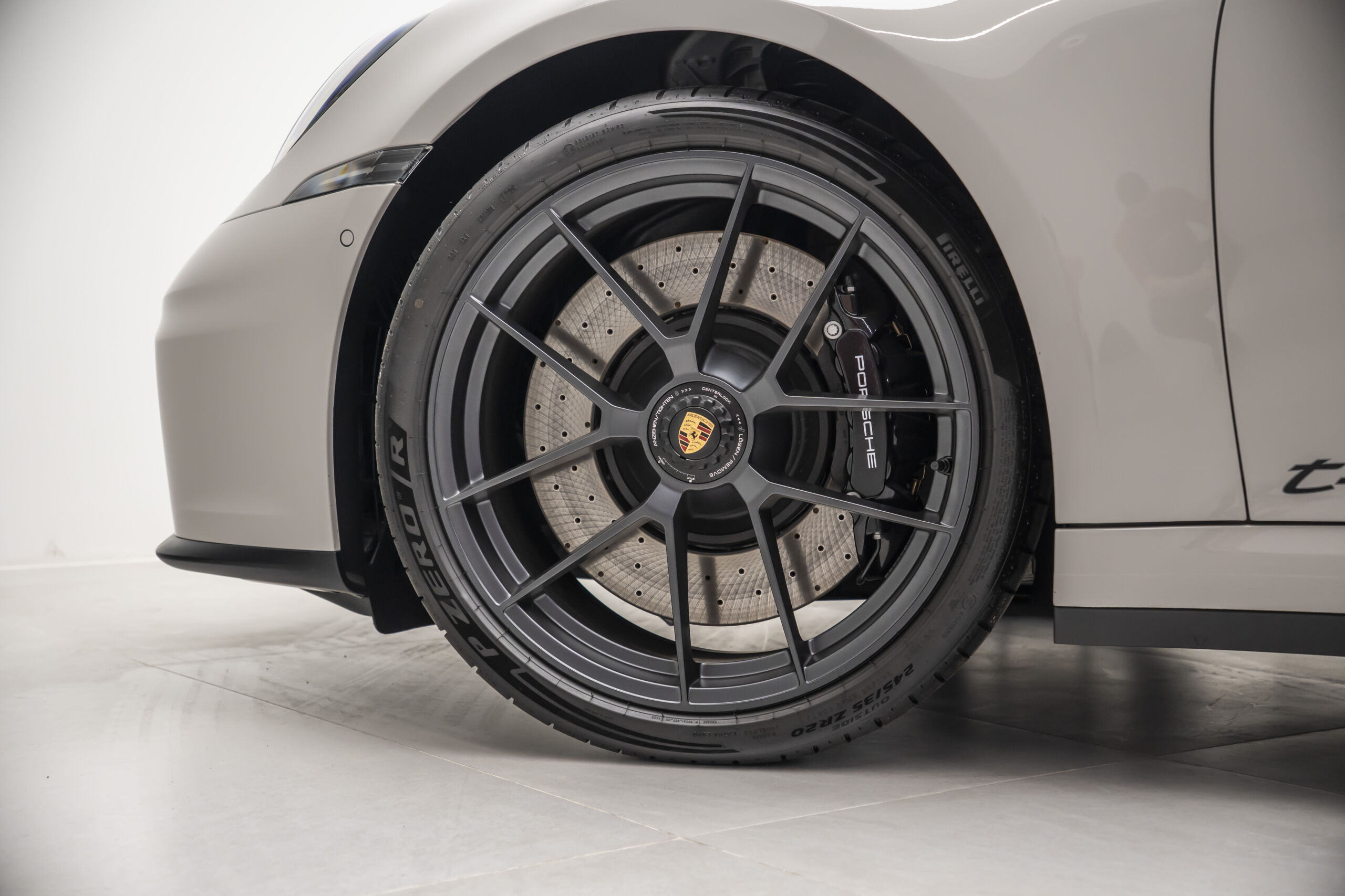
								2026 Porsche 911 GTS Cabrio full									