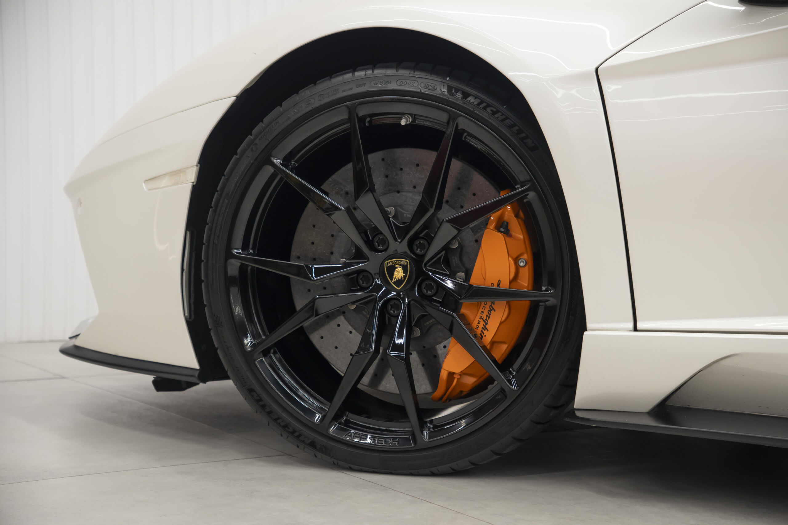 
								2018 Lamborghini Aventador S full									
