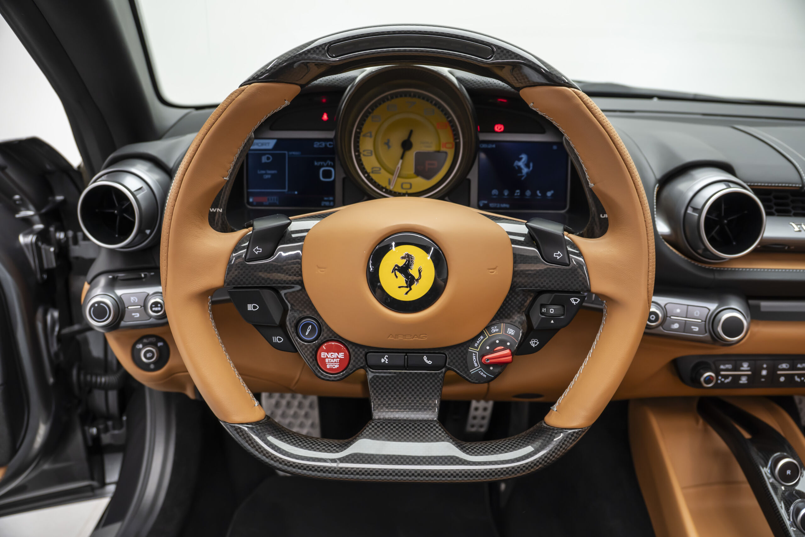 
								2022 Ferrari 812 GTS full									