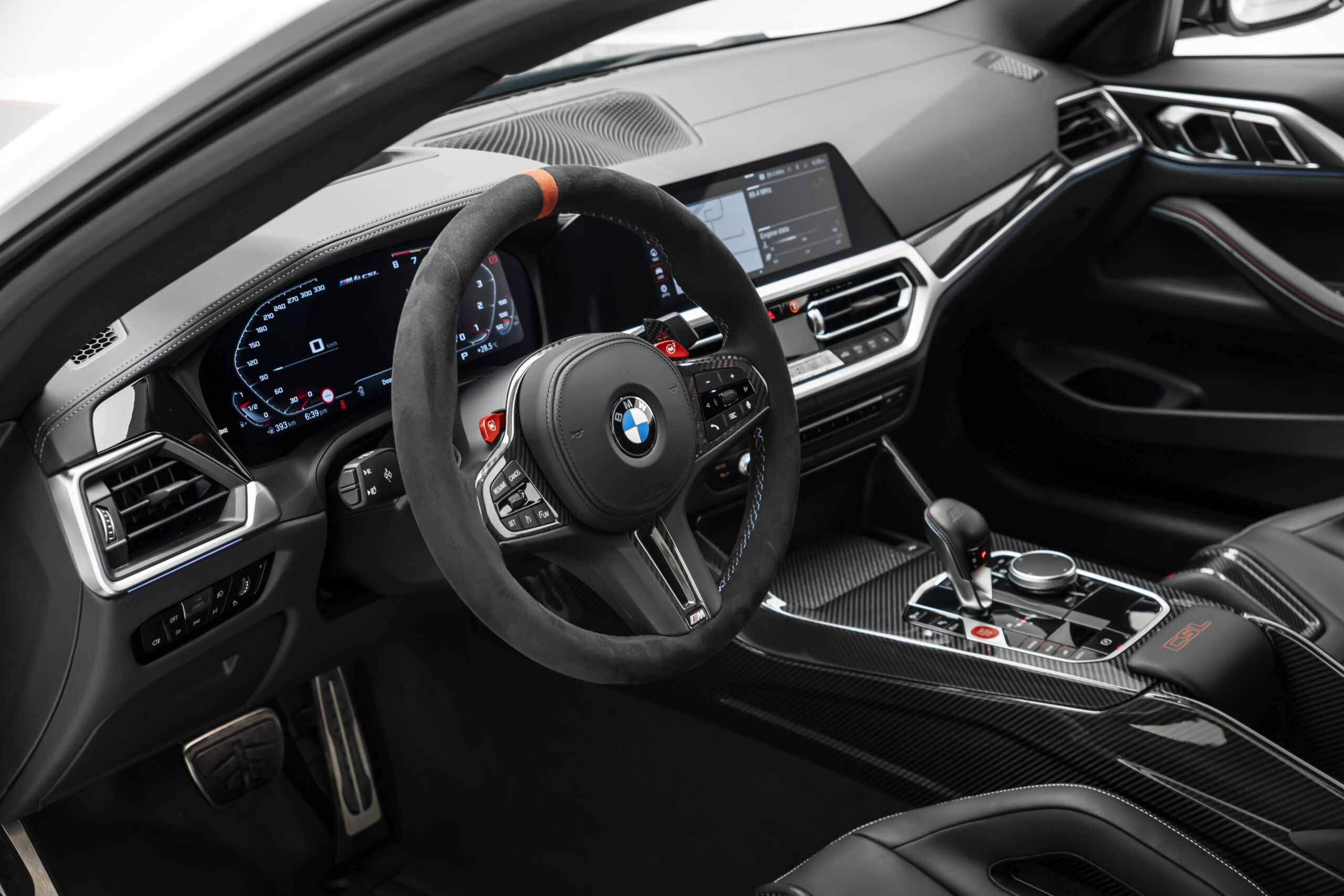 
								2023 BMW M4 CSL full									