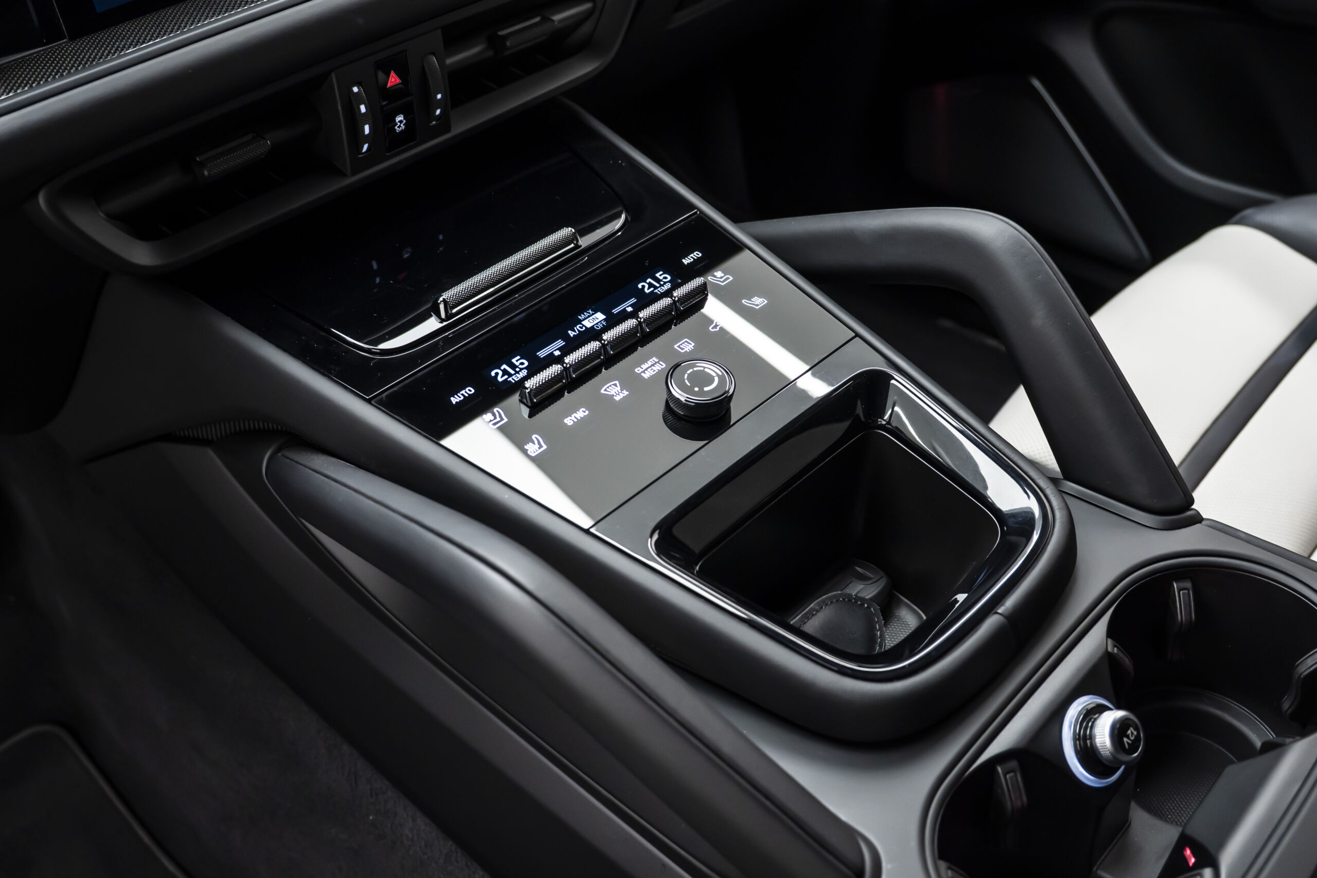 
								2025 Porsche Cayenne Coupe Turbo GT full									