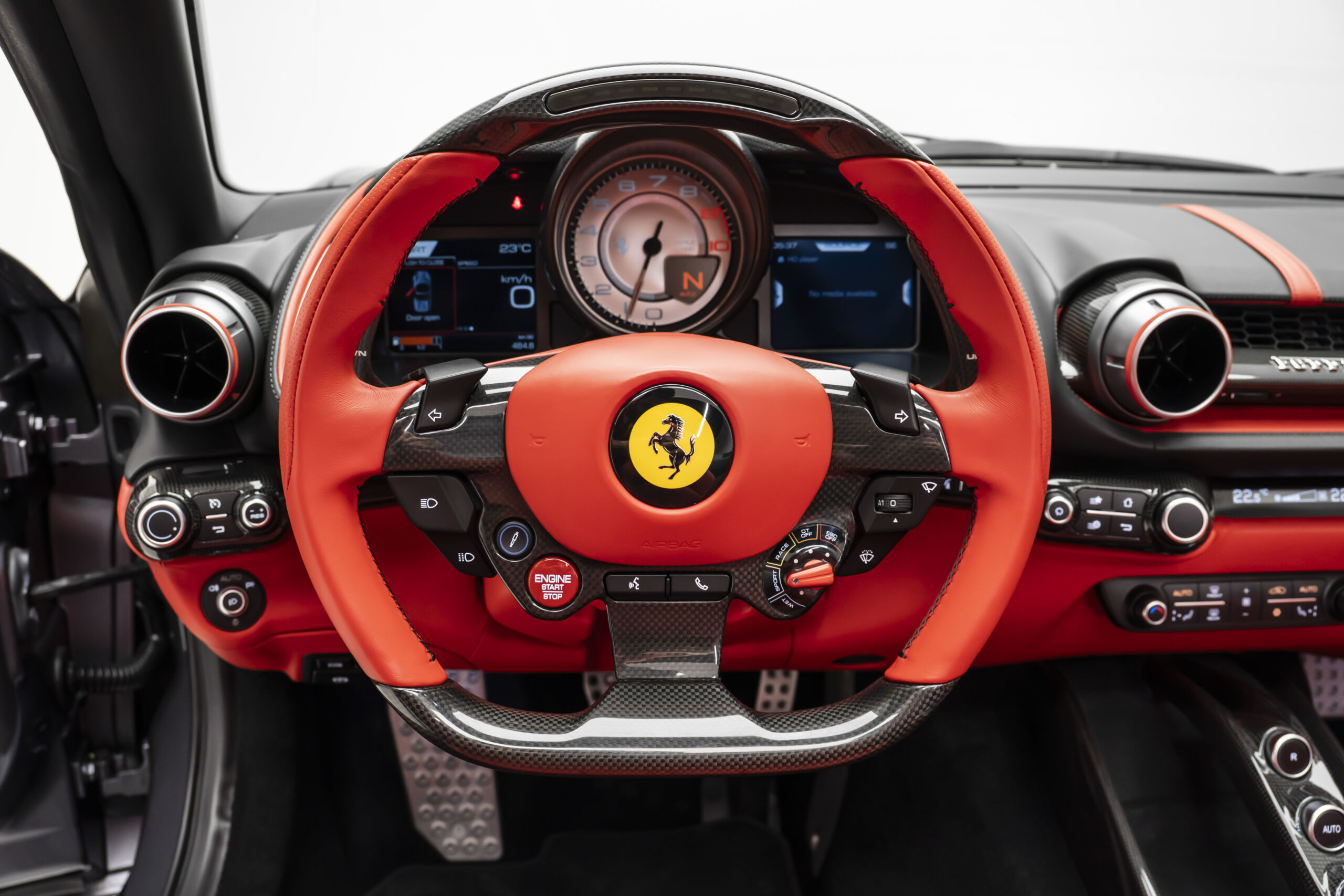 
								2020 Ferrari 812 GTS full									
