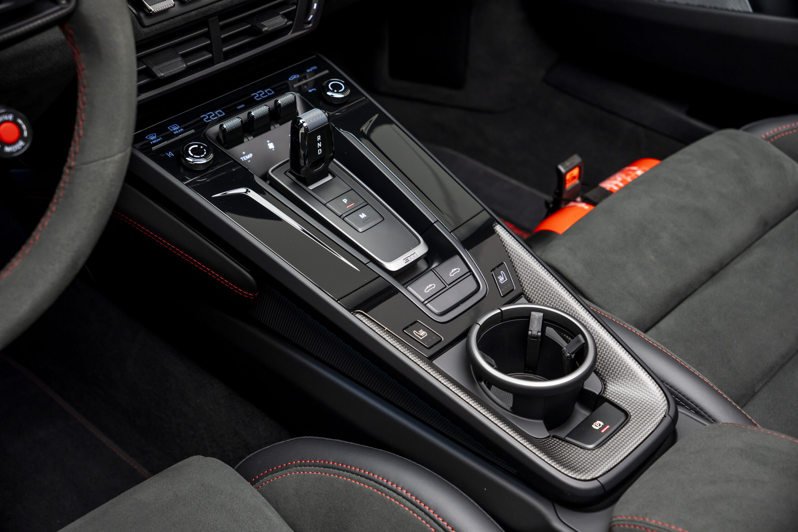
								2025 Porsche 911 Targa 4 GTS full									