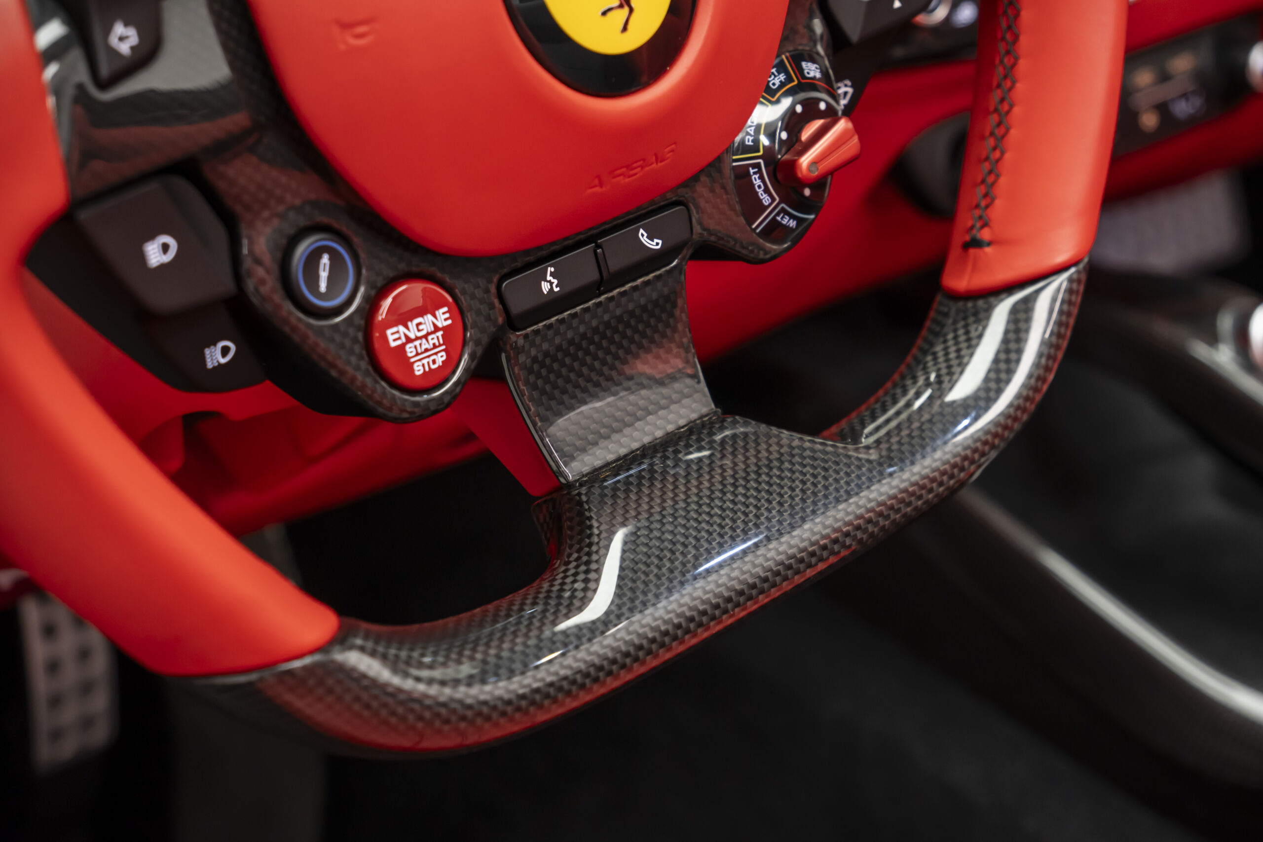
								2020 Ferrari 812 GTS full									