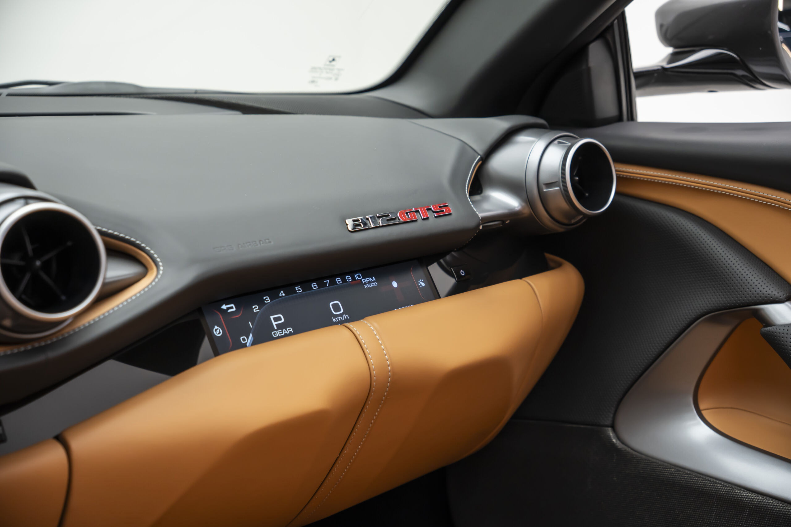 
								2022 Ferrari 812 GTS full									