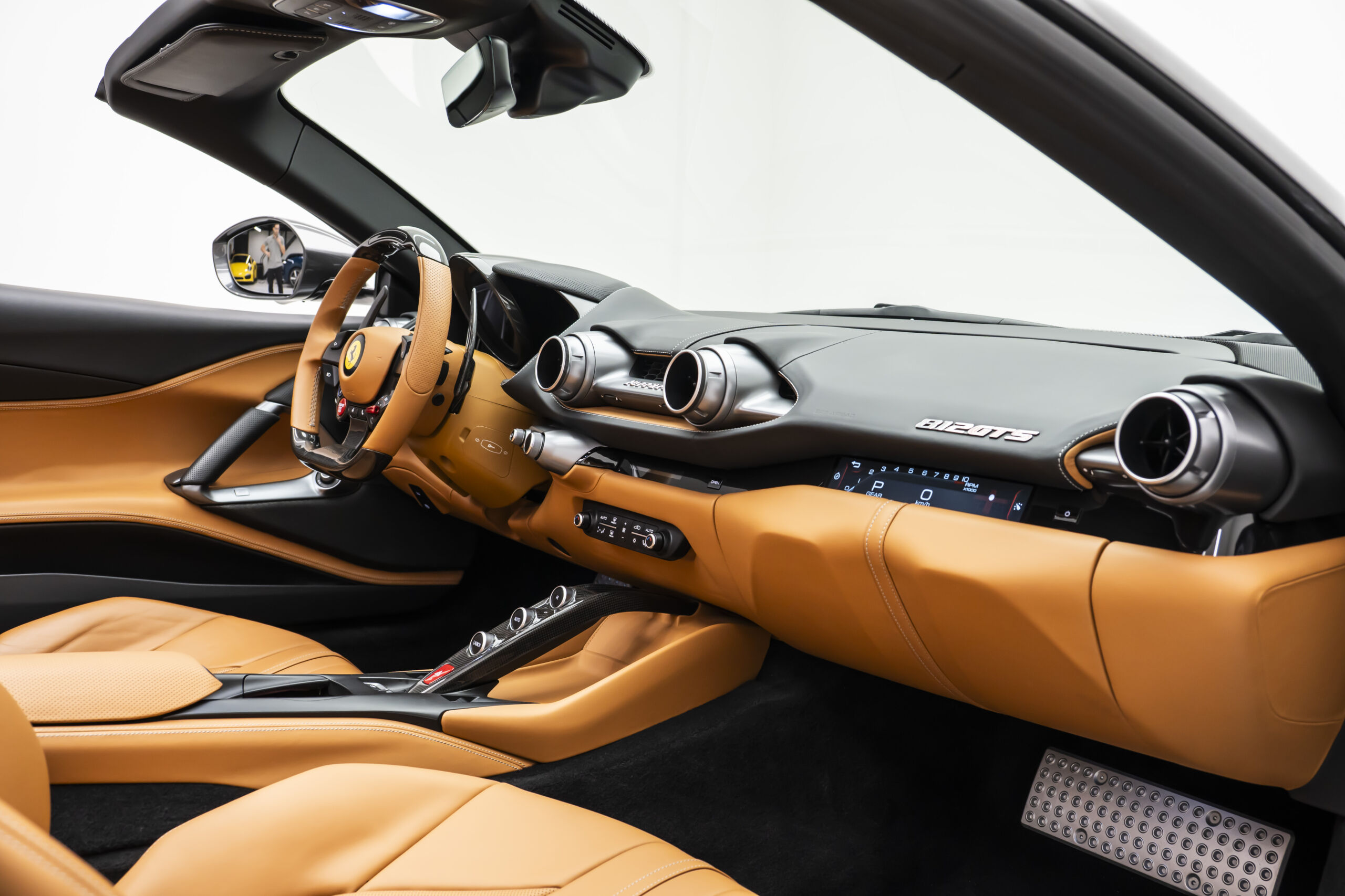 
								2022 Ferrari 812 GTS full									
