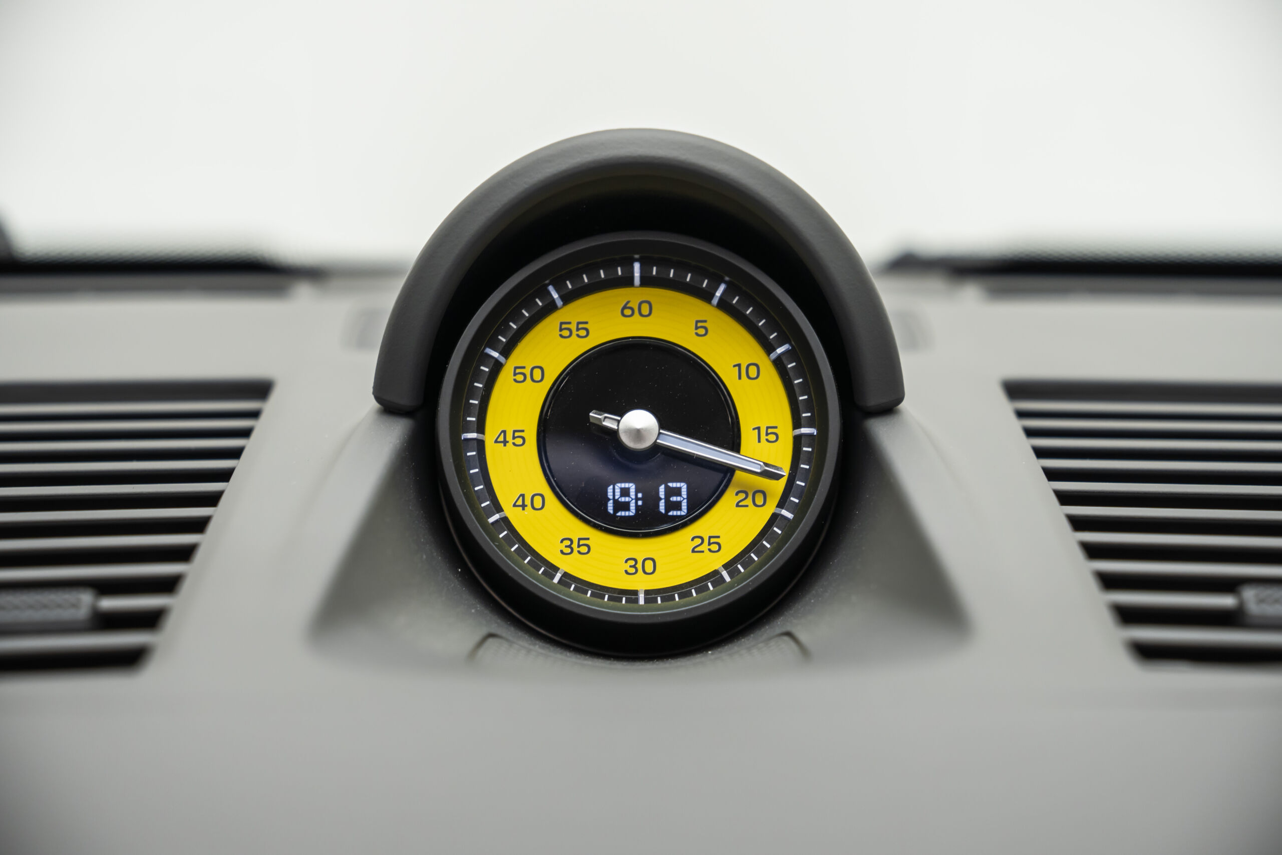 
								2026 Porsche 911 GTS Cabrio full									