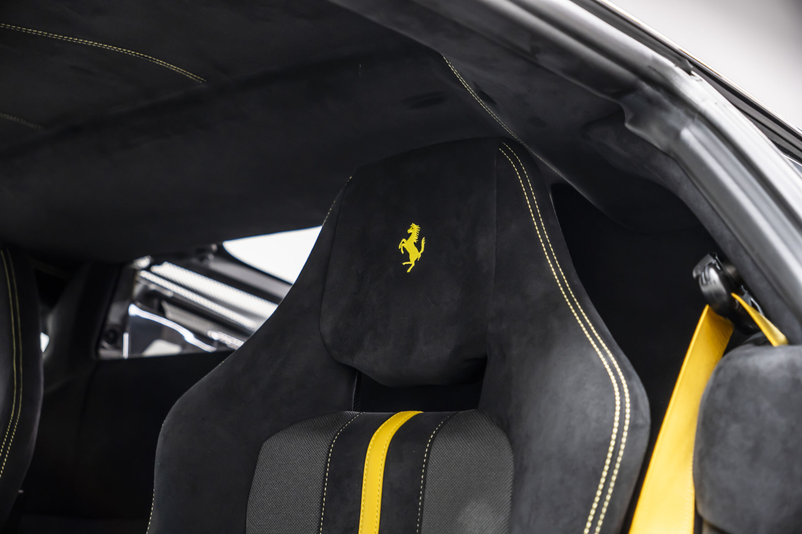 
								2020 Ferrari 488 Pista full									