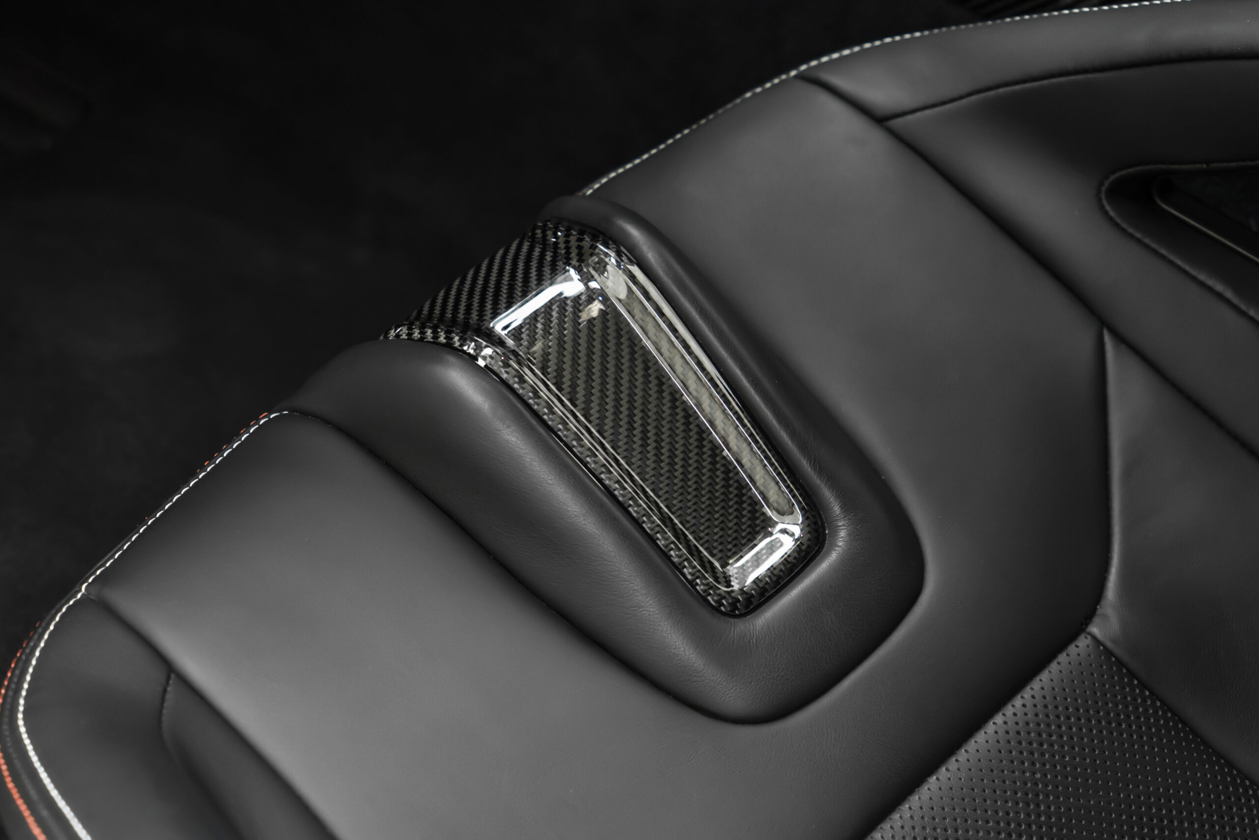 
								2023 BMW M4 CSL full									
