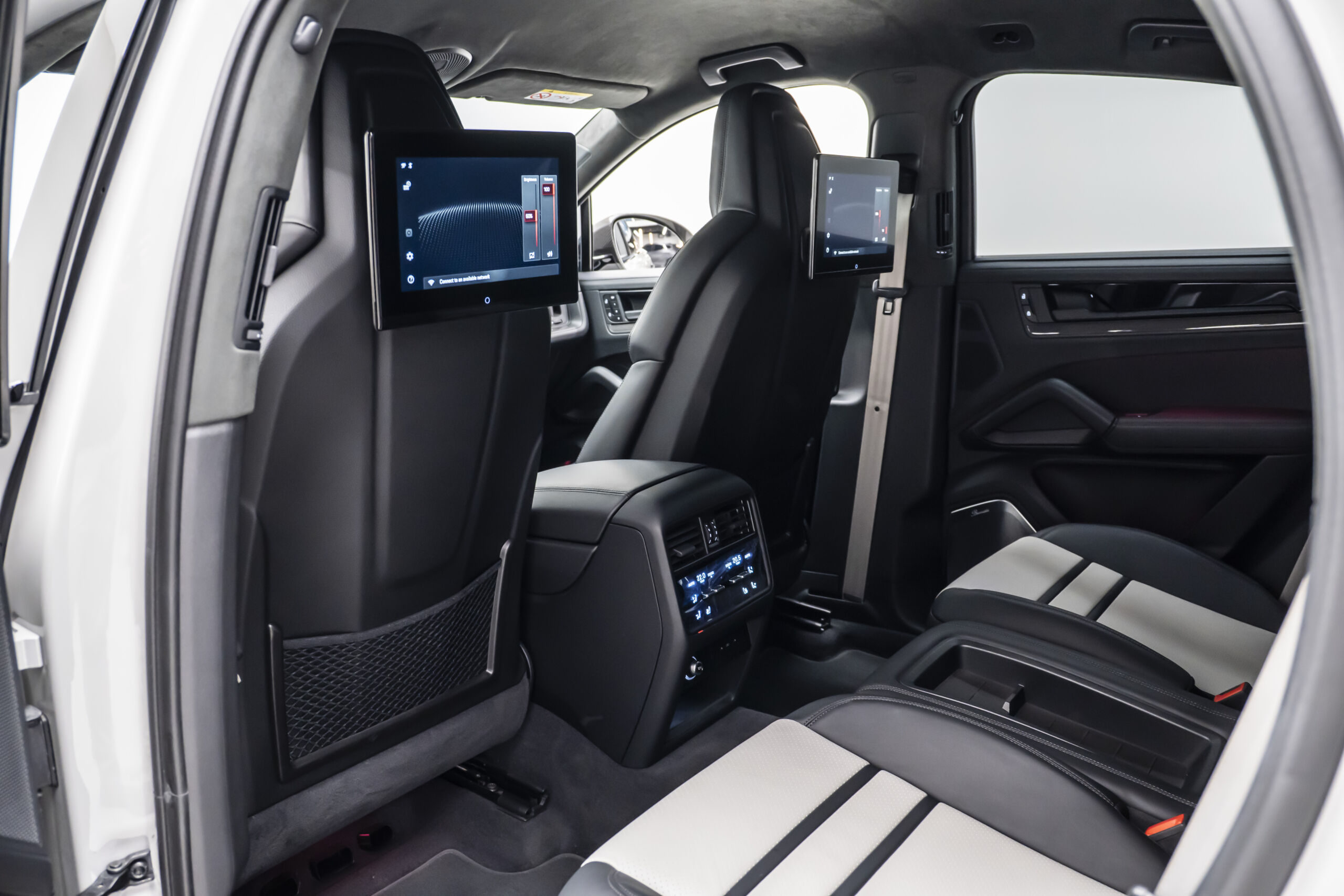 
								2025 Porsche Cayenne Coupe Turbo GT full									