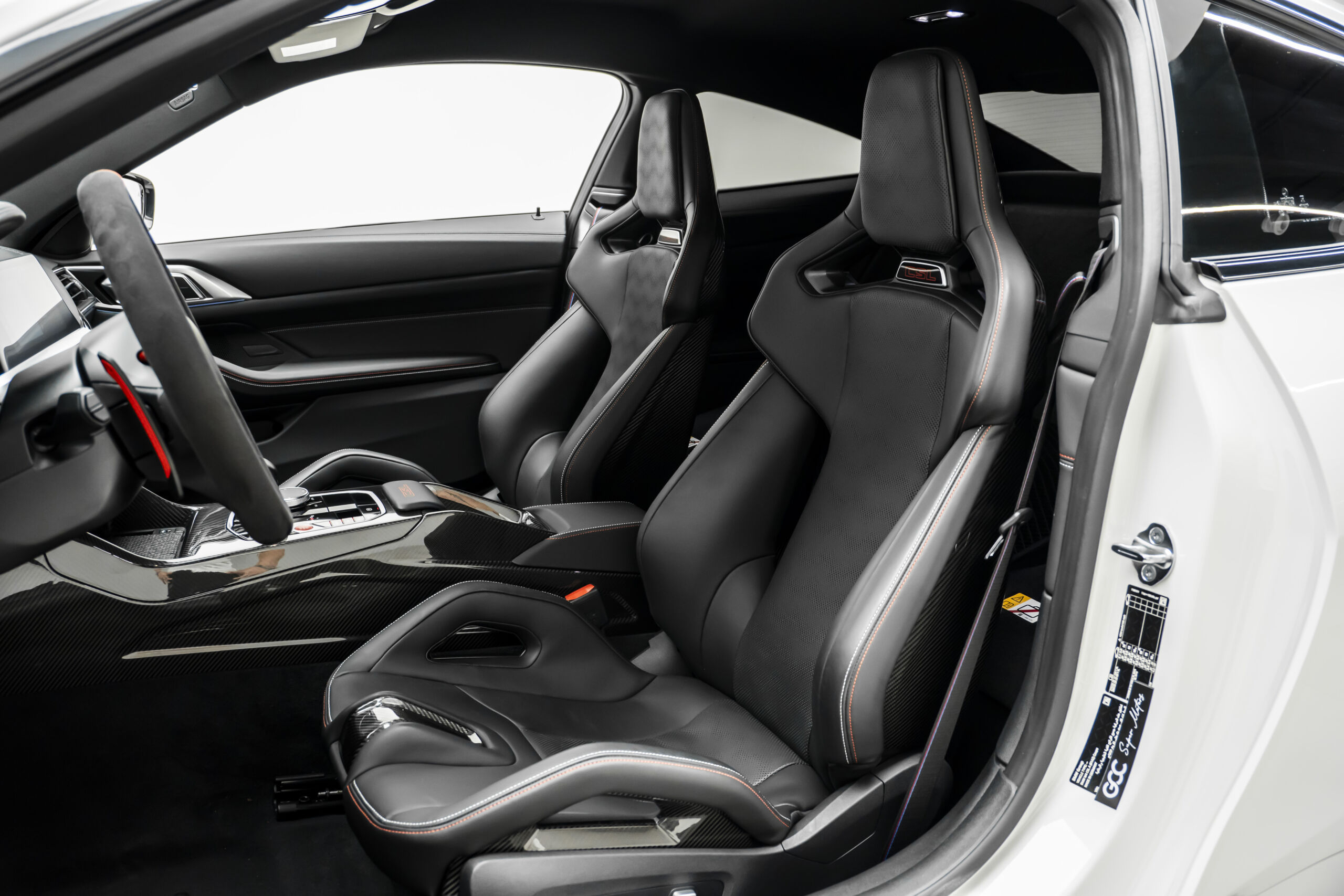 
								2023 BMW M4 CSL full									