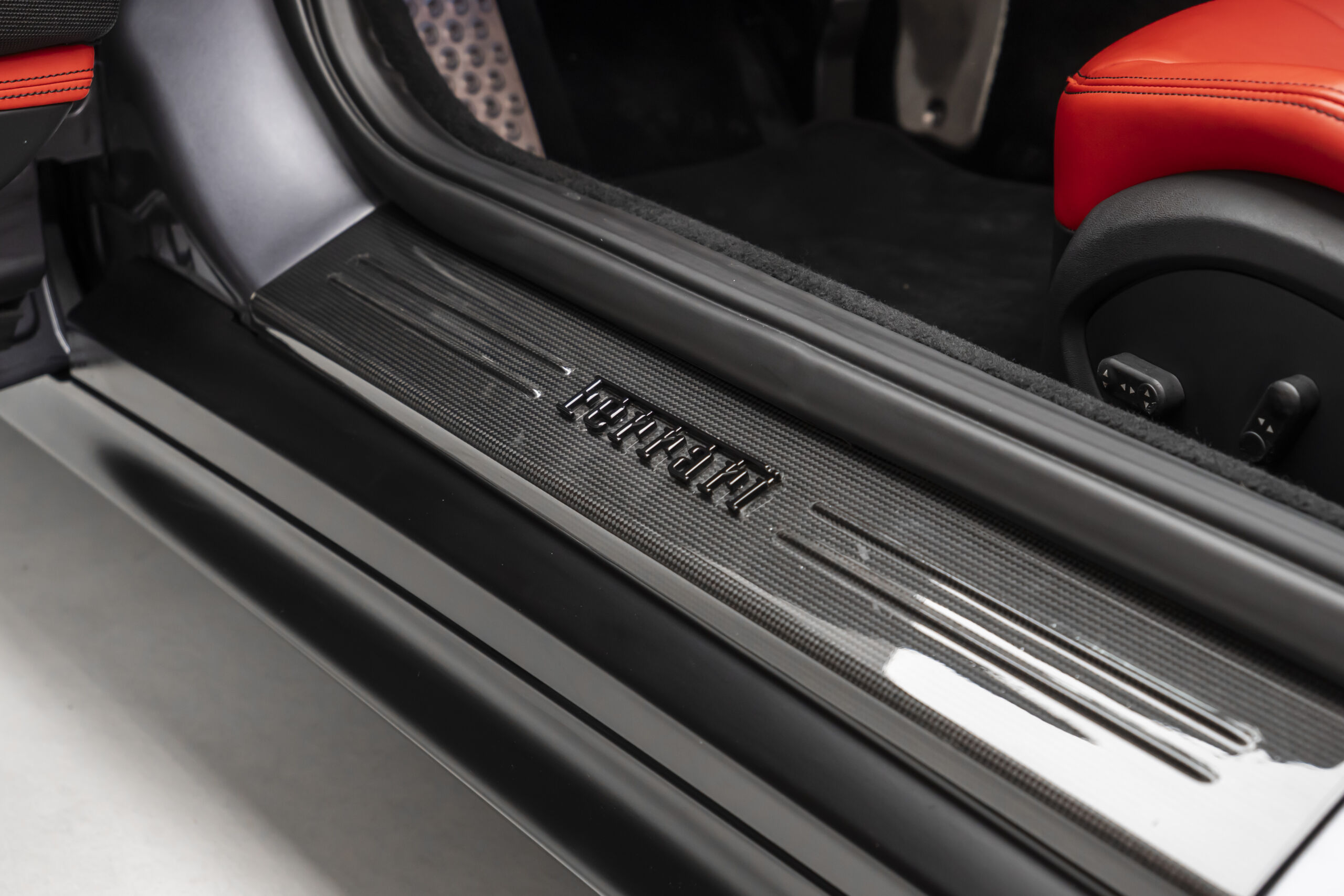 
								2020 Ferrari 812 GTS full									
