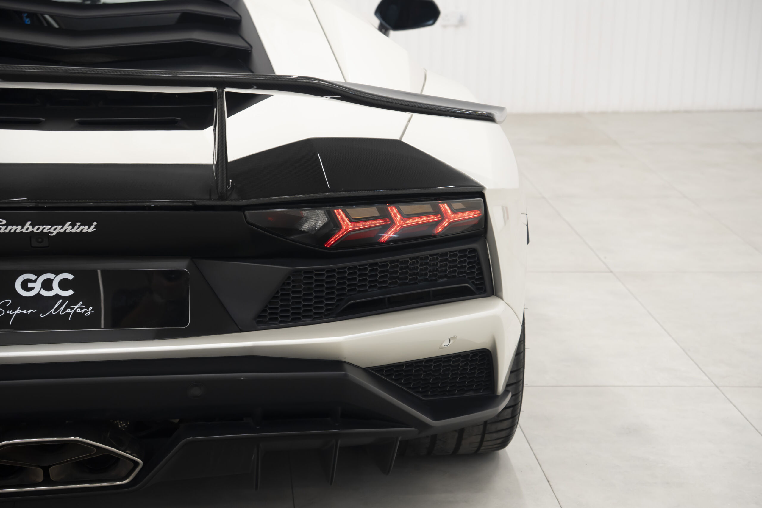 
								2018 Lamborghini Aventador S full									