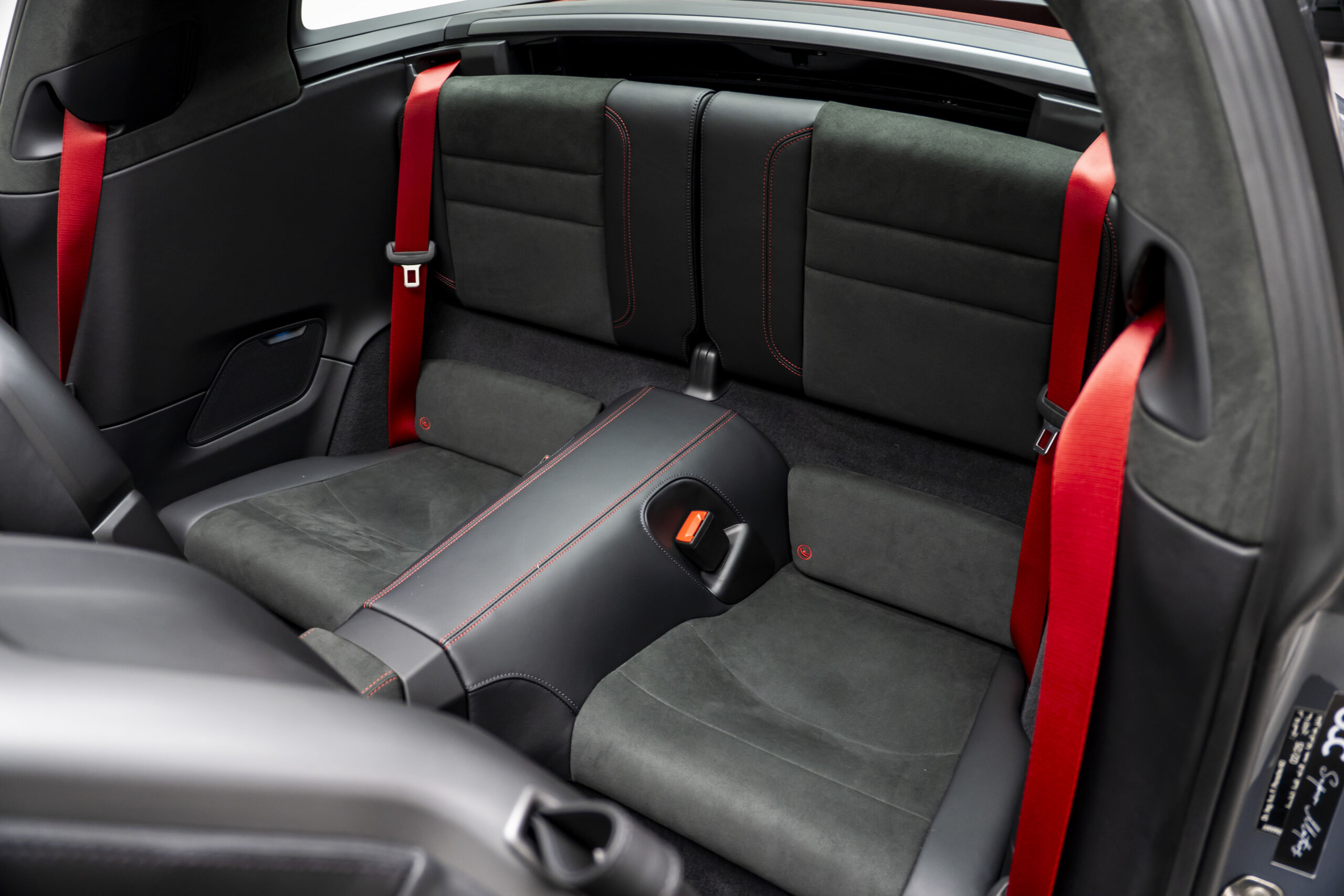 
								2025 Porsche 911 Targa 4 GTS full									