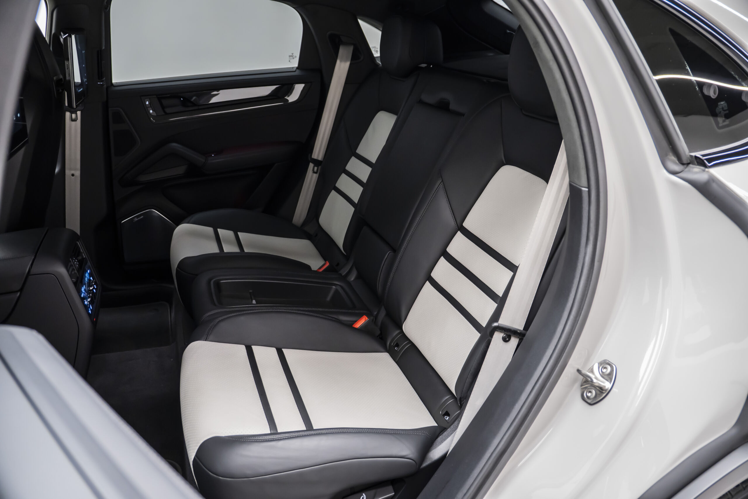 
								2025 Porsche Cayenne Coupe Turbo GT full									