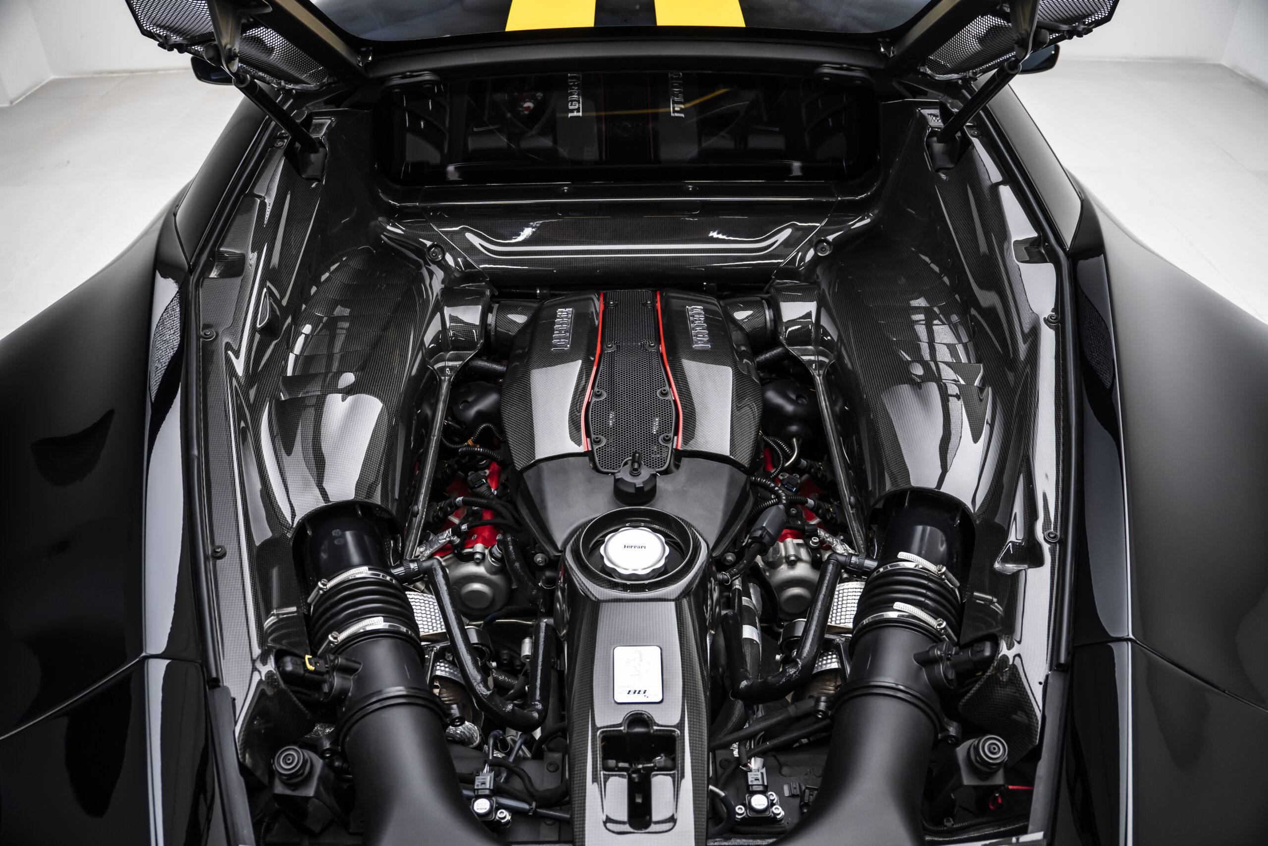 
								2020 Ferrari 488 Pista full									