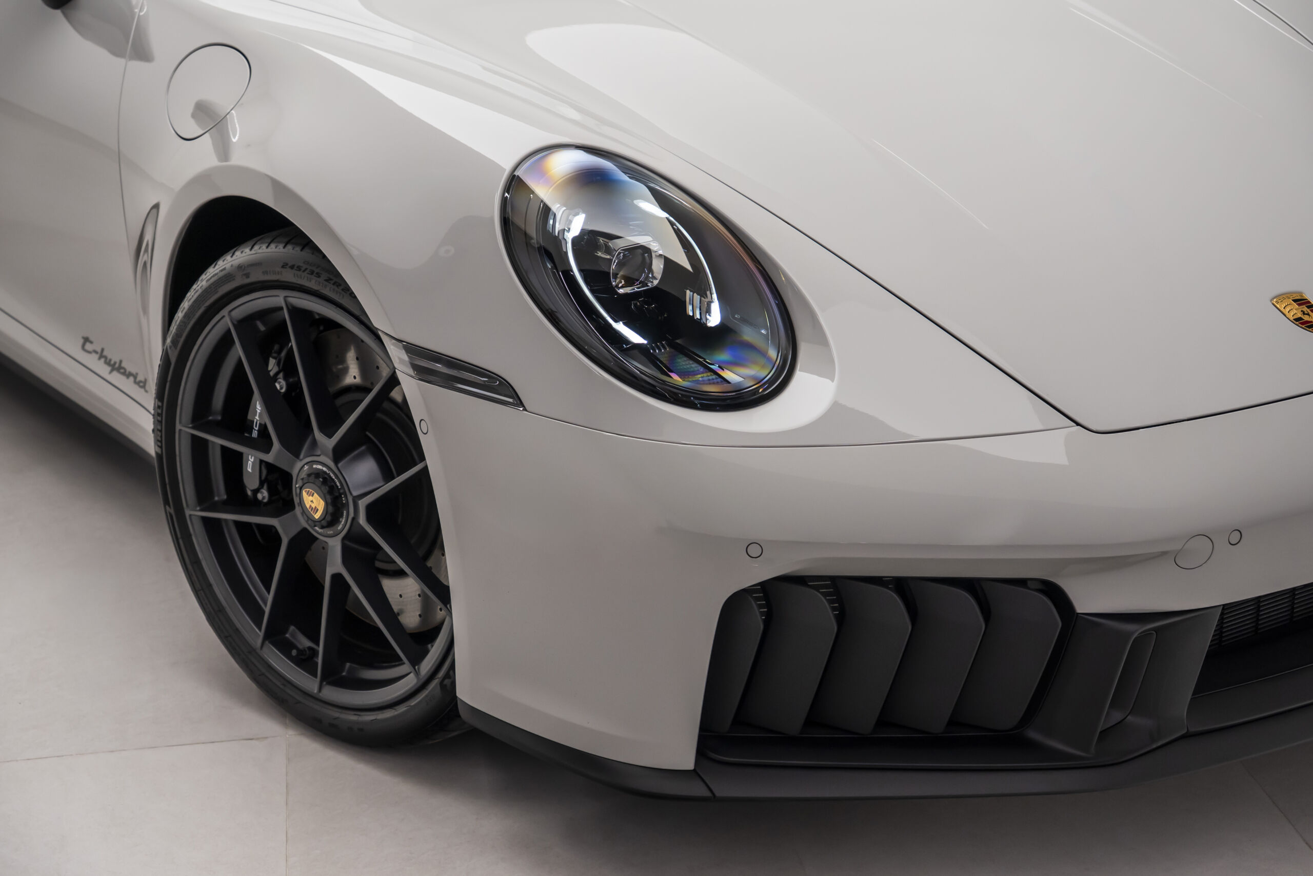 
								2026 Porsche 911 GTS Cabrio full									
