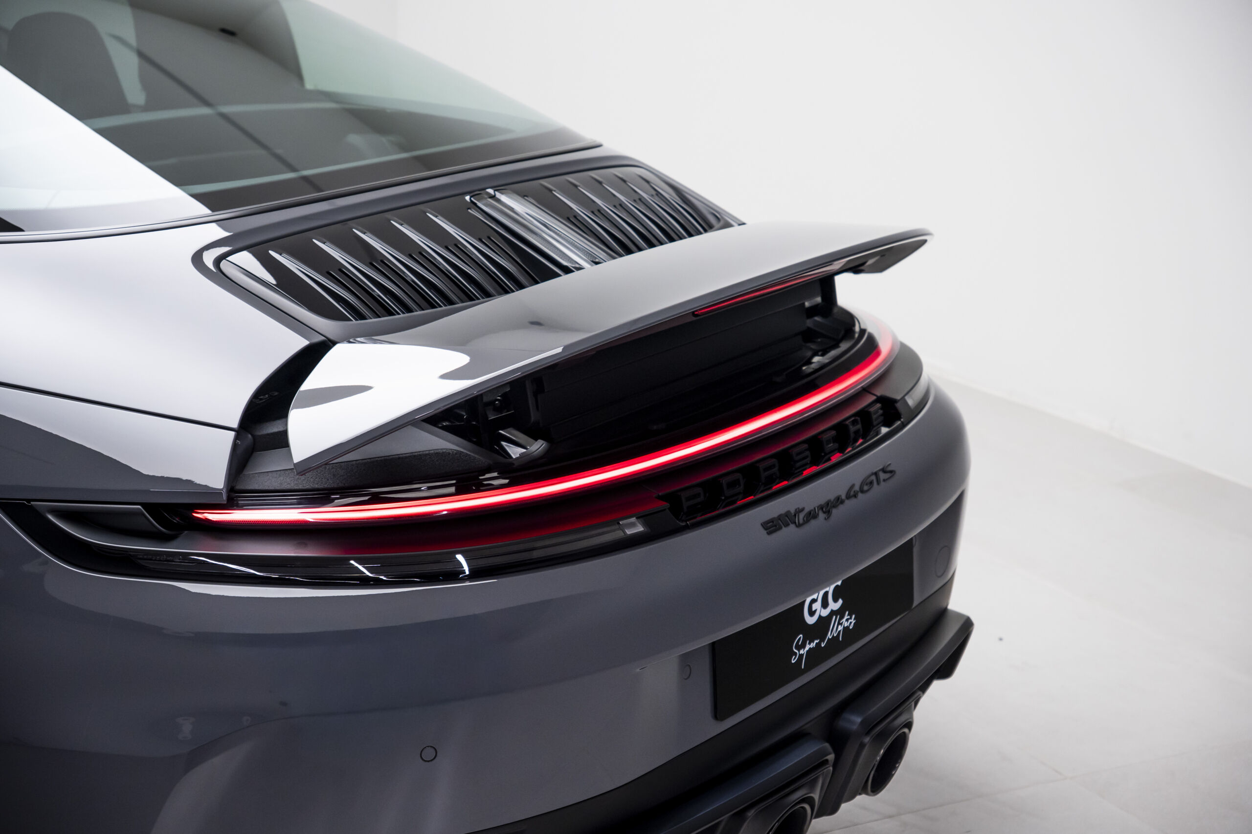 
								2025 Porsche 911 Targa 4 GTS full									