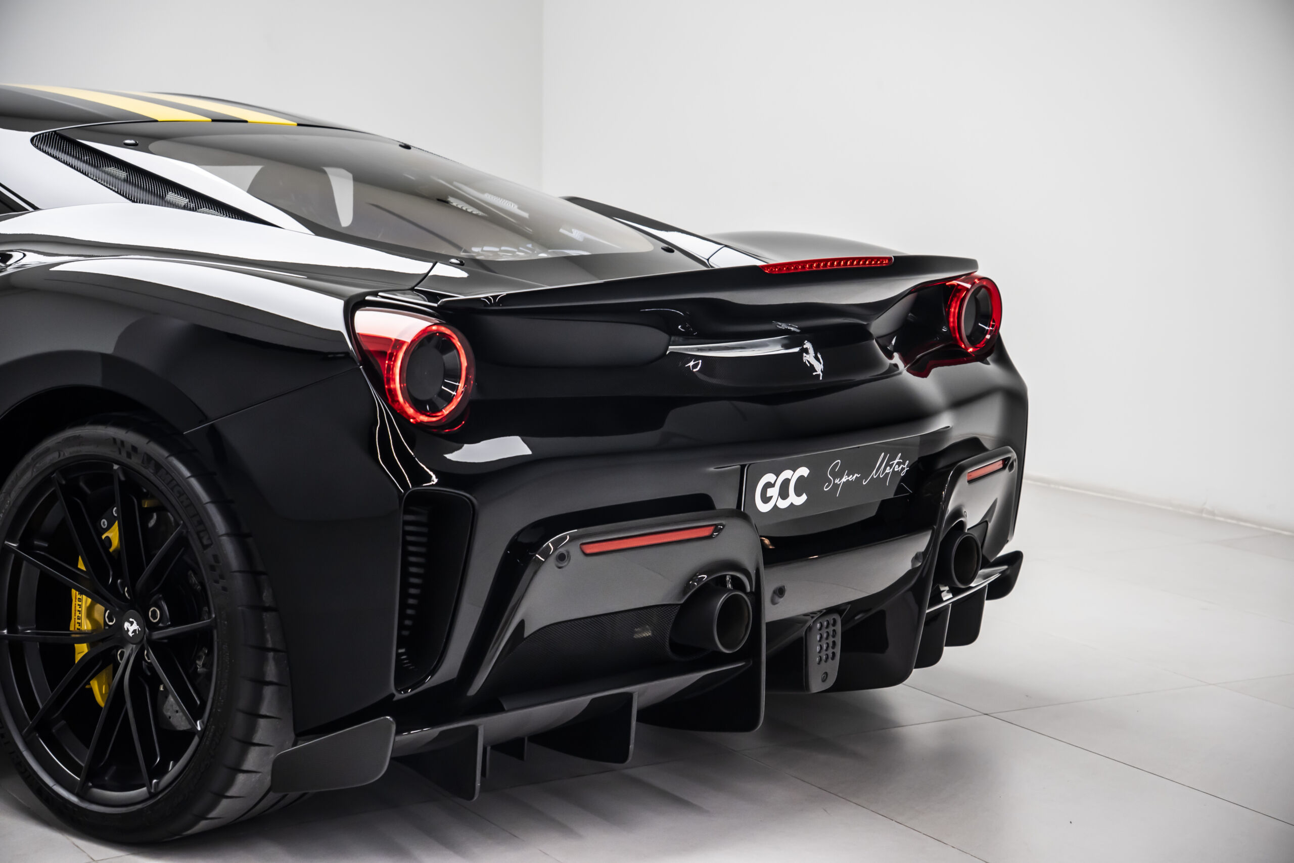 
								2020 Ferrari 488 Pista full									