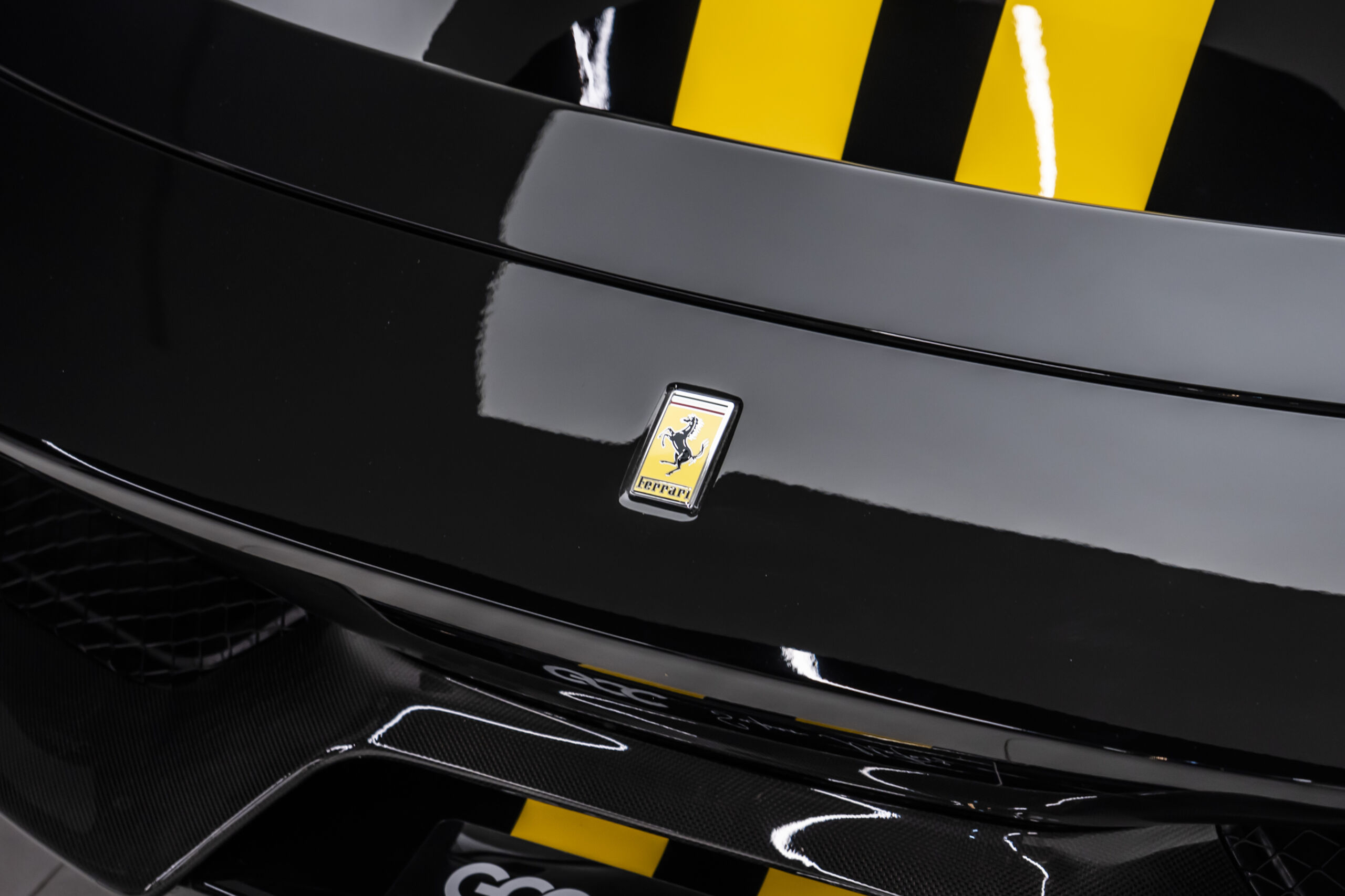 
								2020 Ferrari 488 Pista full									