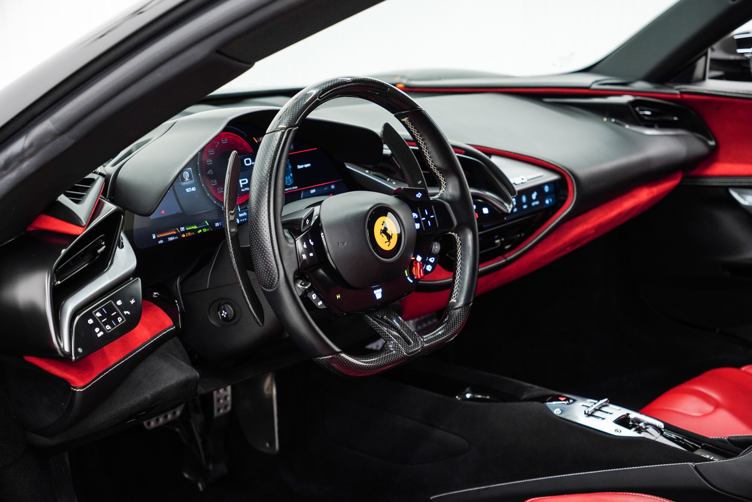 
								2022 Ferrari SF90 Stradale full									