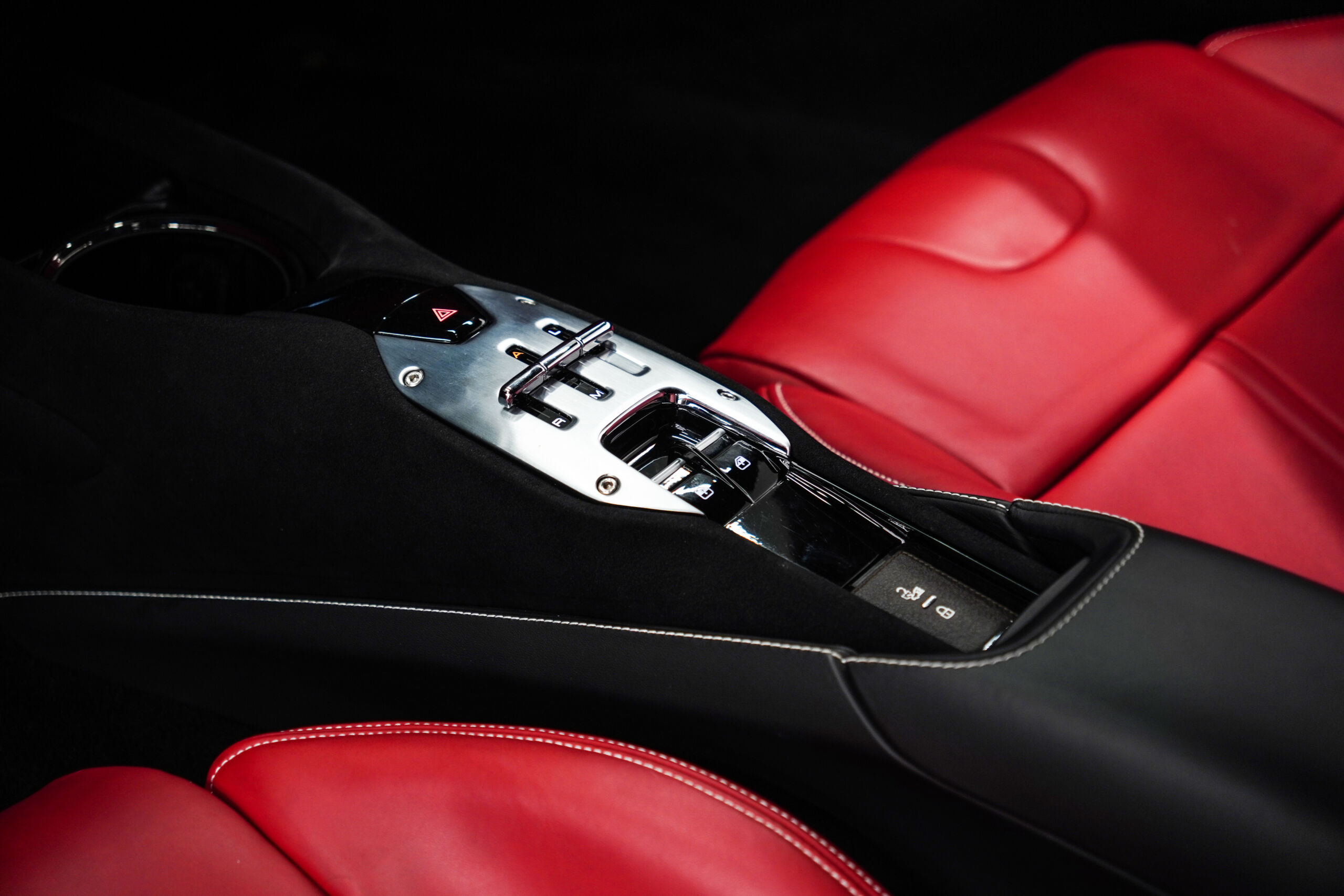 
								2022 Ferrari SF90 Stradale full									