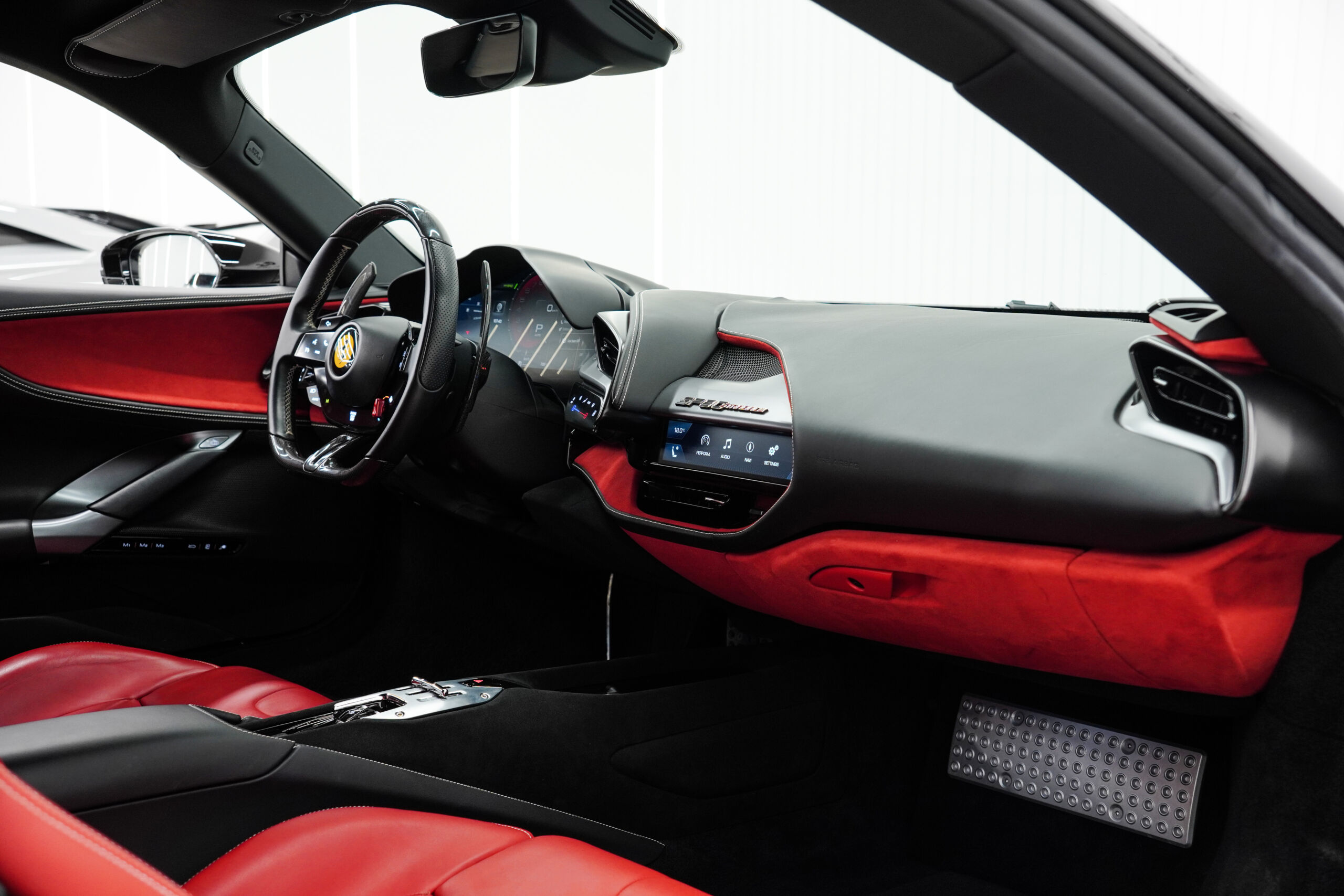 
								2022 Ferrari SF90 Stradale full									