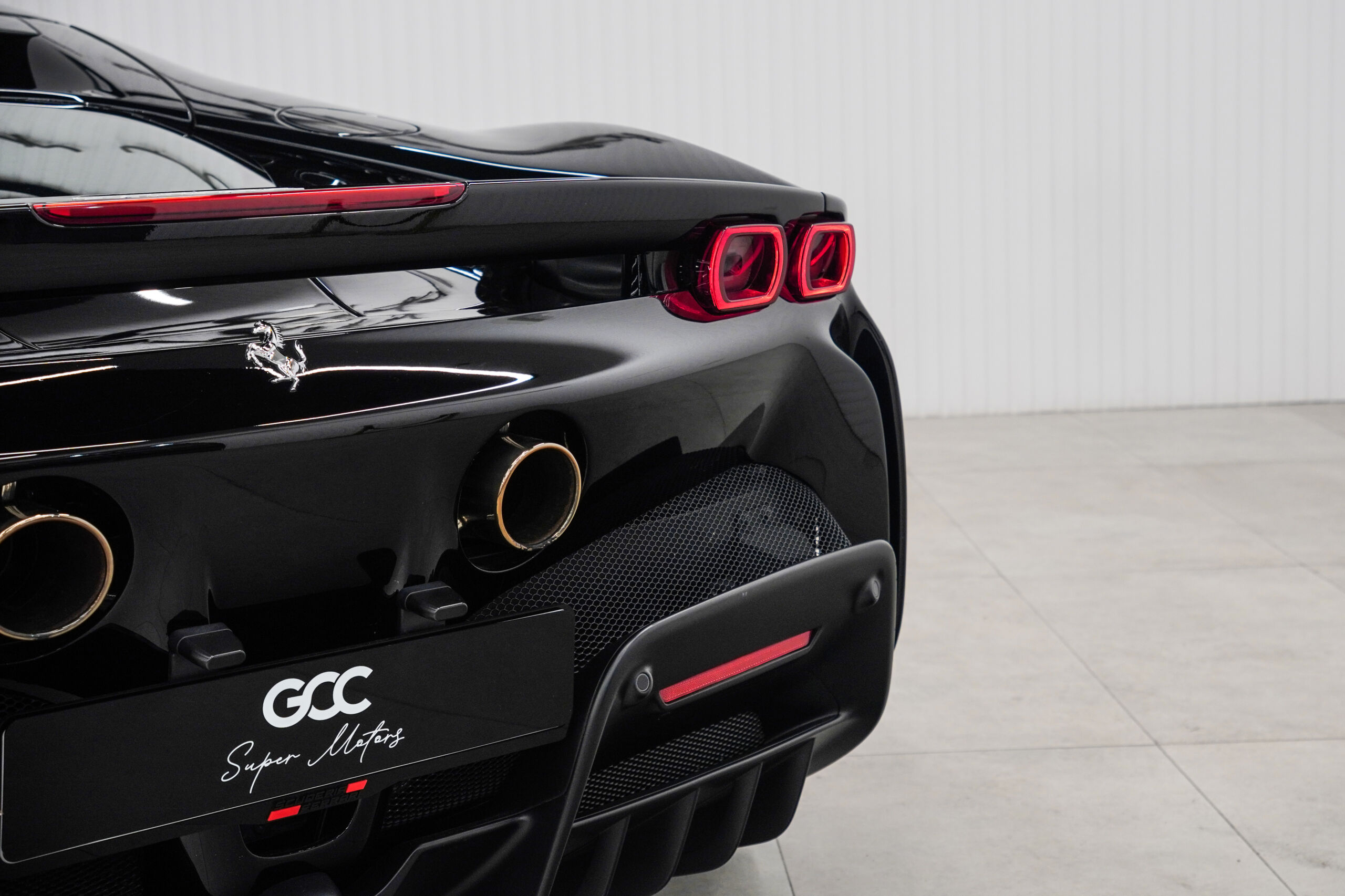 
								2022 Ferrari SF90 Stradale full									