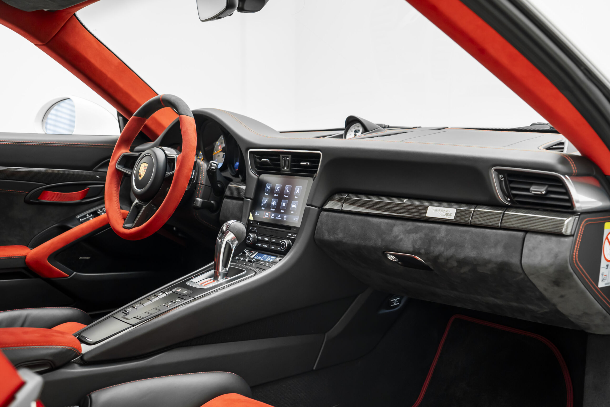2018 Porsche 911 GT2RS Weissach