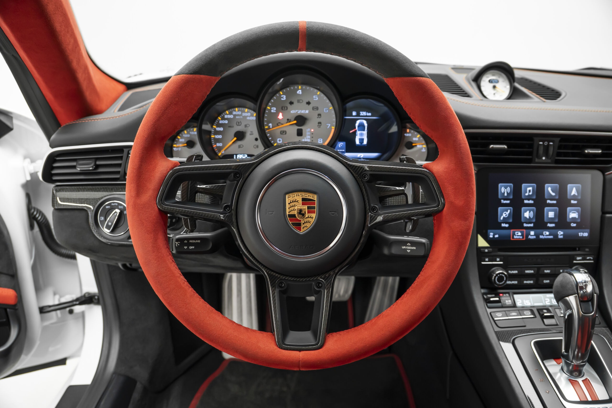 
								2018 Porsche 911 GT2RS Weissach full									