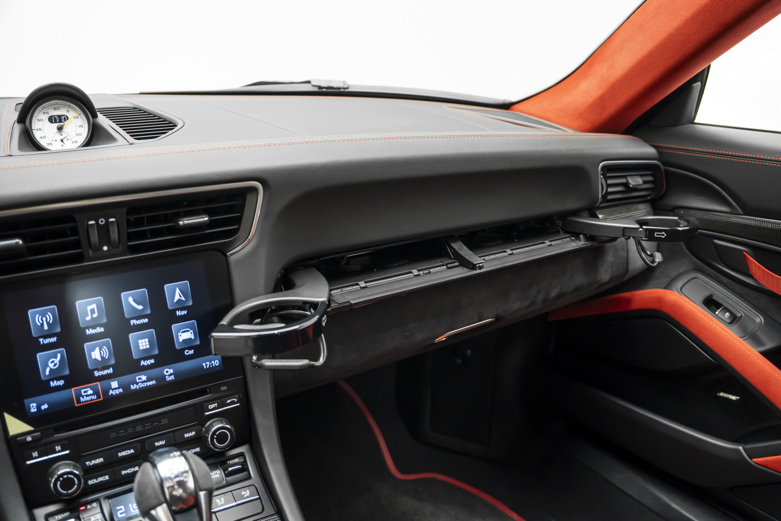 
								2018 Porsche 911 GT2RS Weissach full									