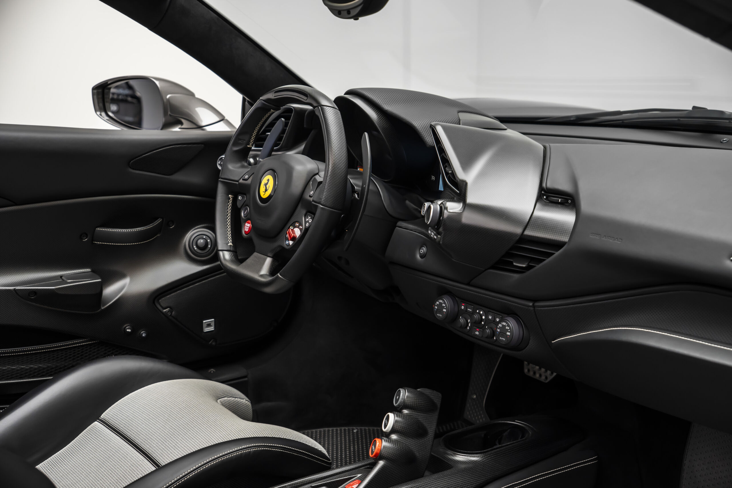 
								2020 Ferrari 488 Pista Spider full									