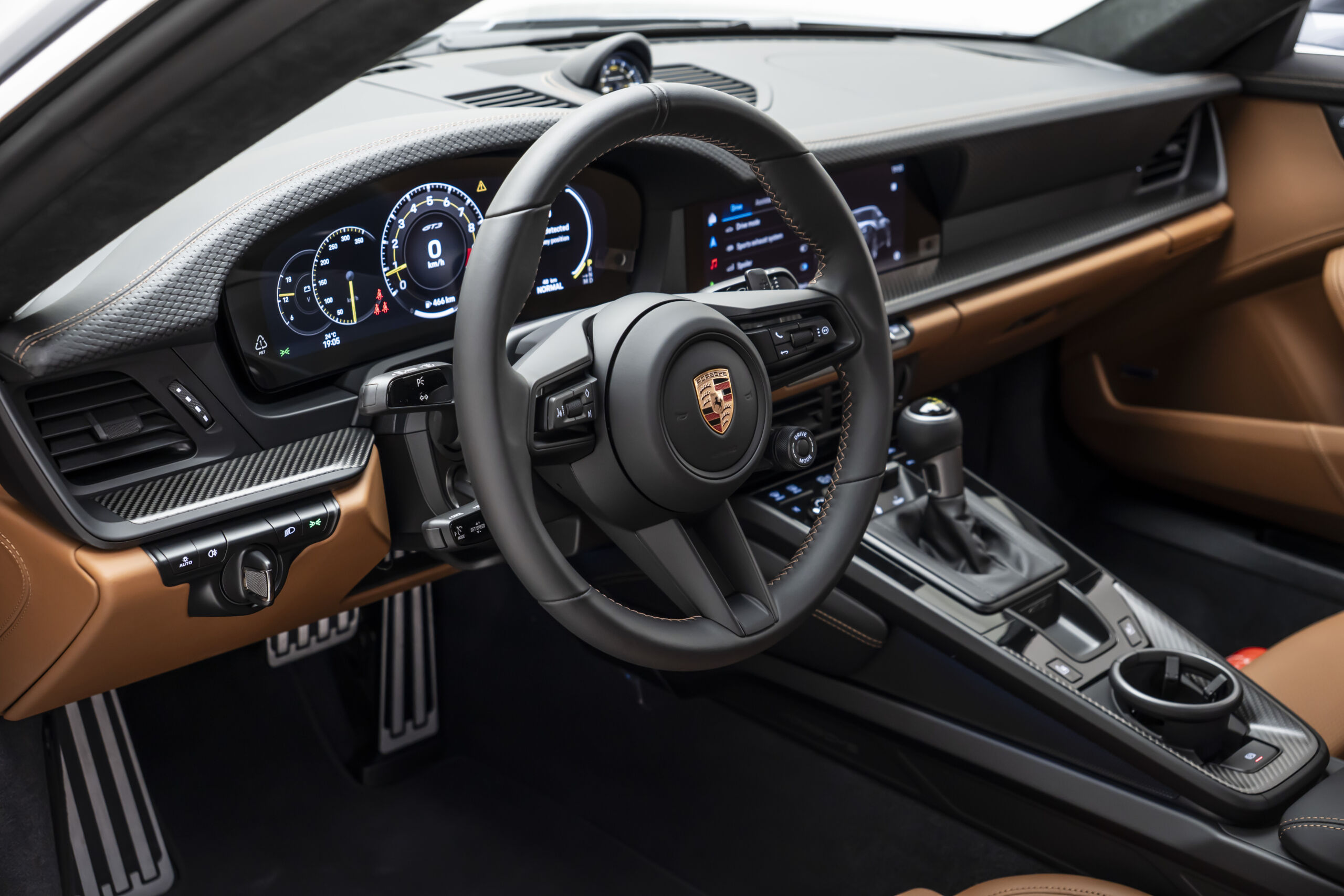 
								2026 Porsche 911 GT3 Touring 992.2 full									