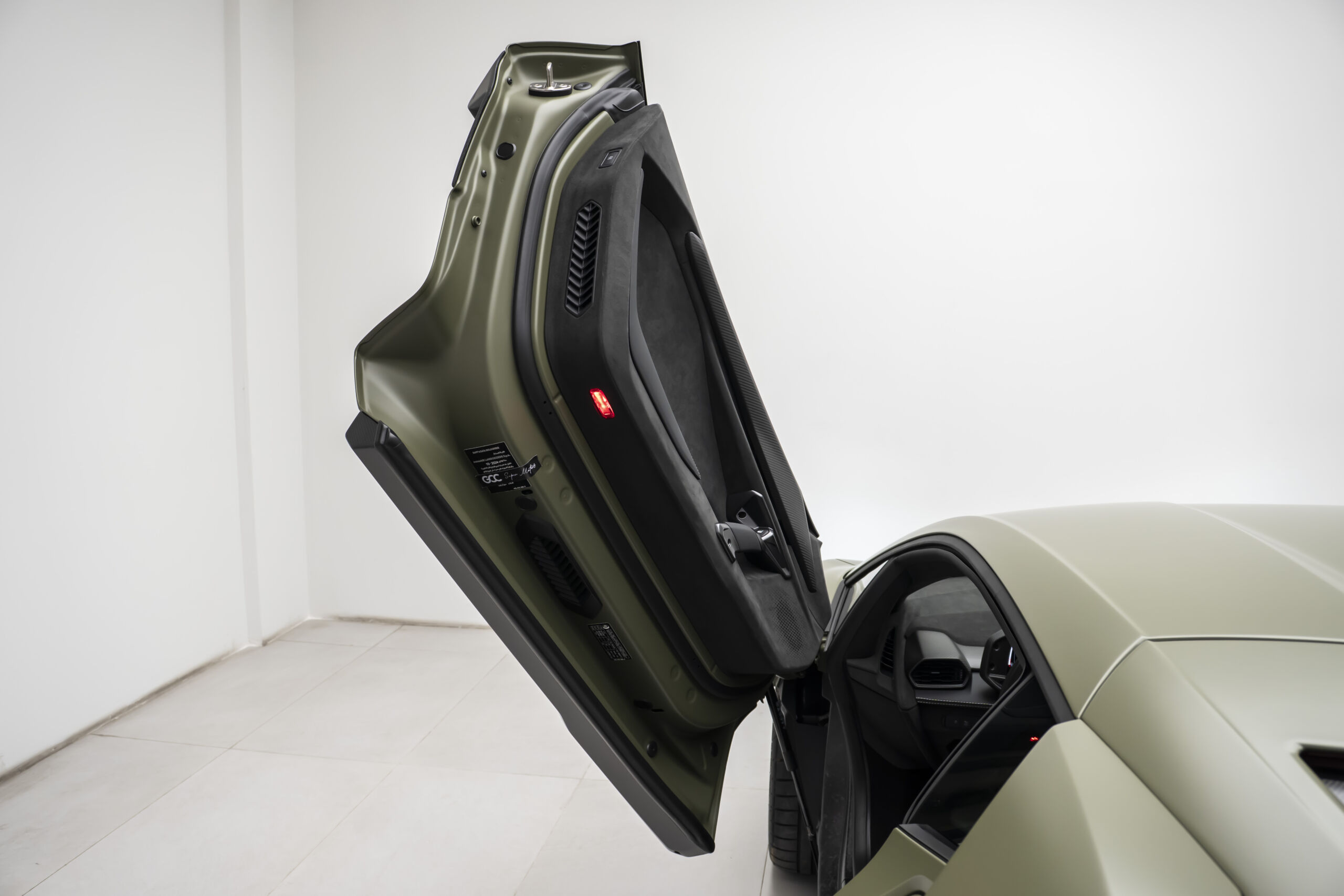 
								2024 Lamborghini Revuelto 6.5L V12 Hybrid 1001 HP full									