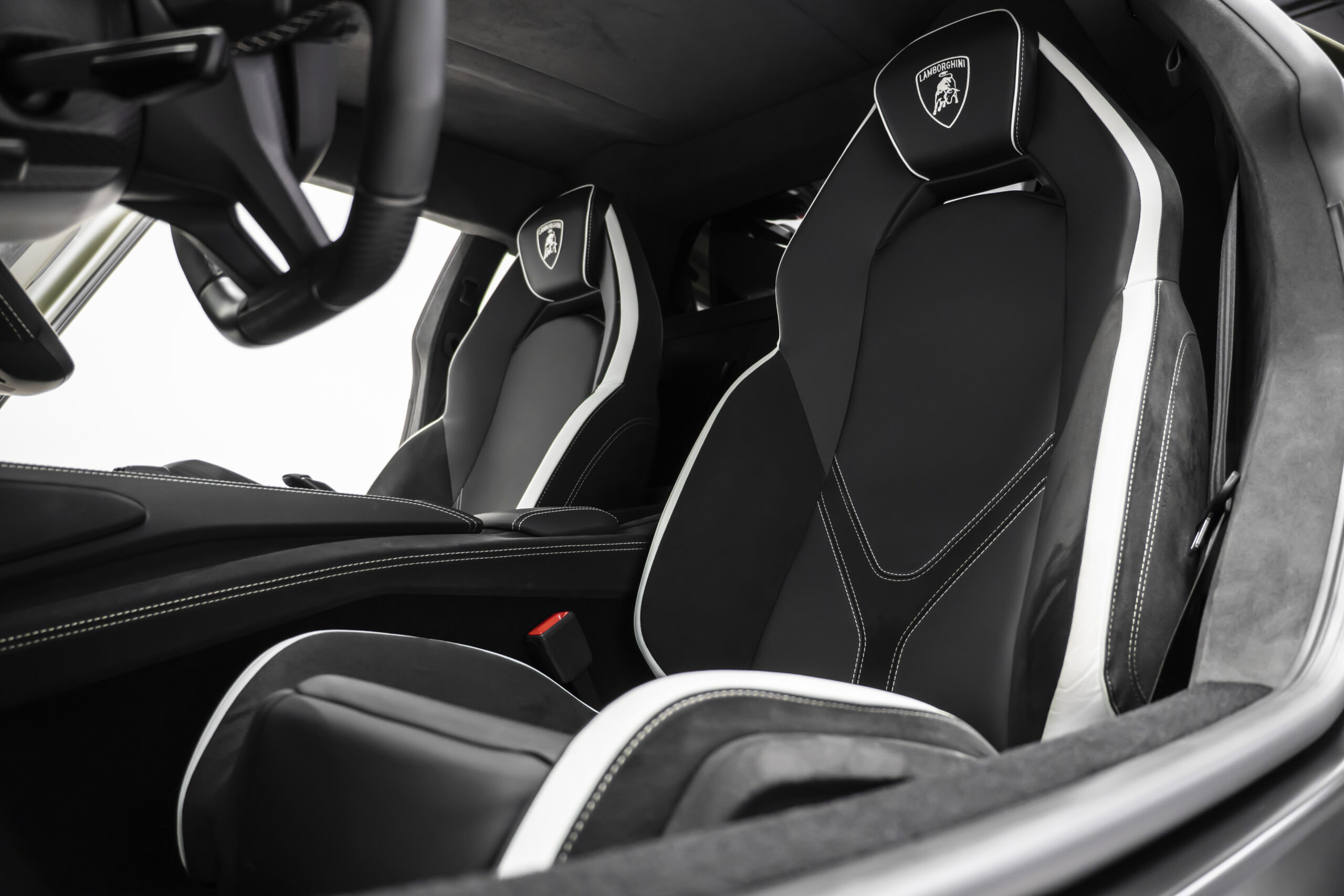
								2024 Lamborghini Revuelto 6.5L V12 Hybrid 1001 HP full									