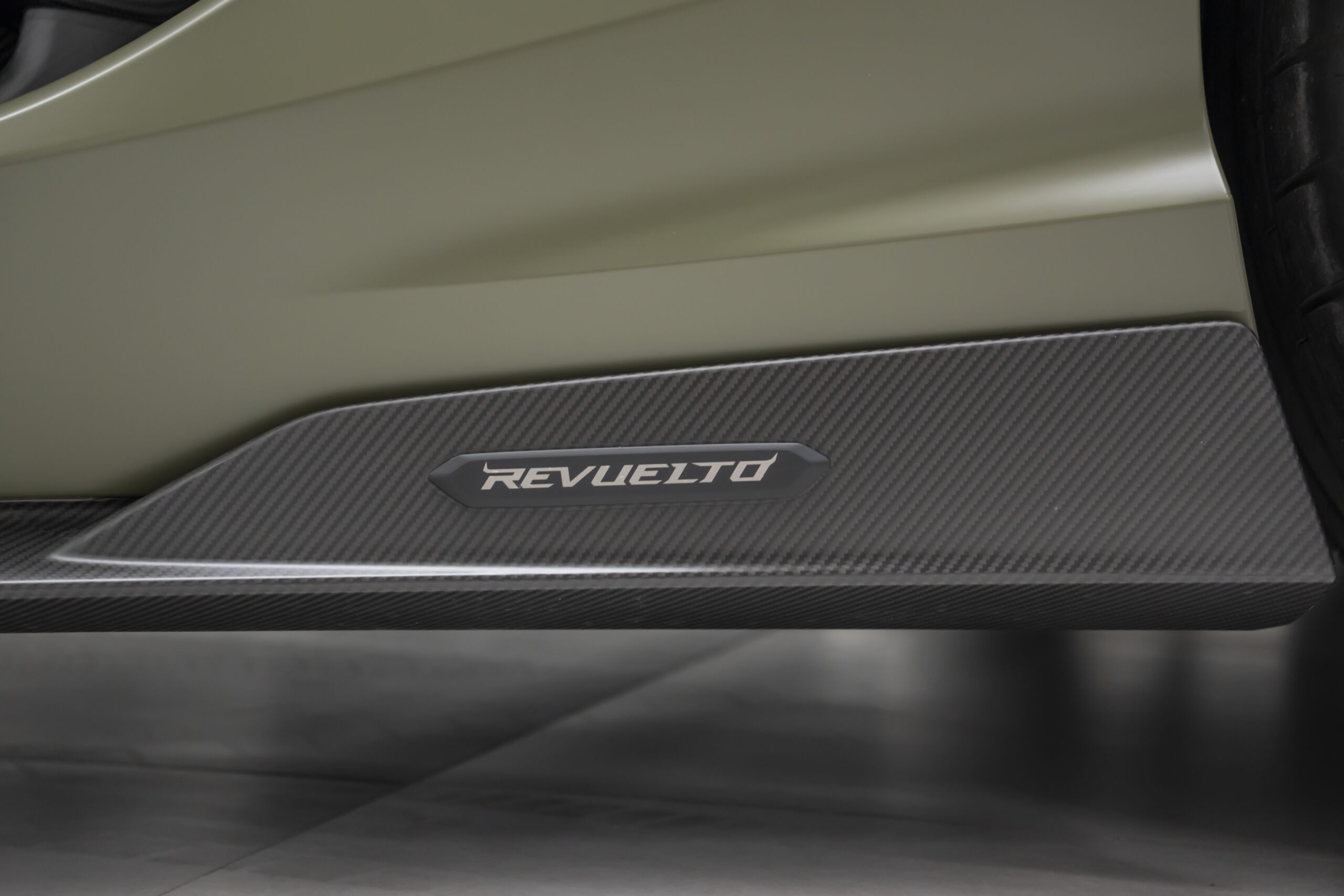 
								2024 Lamborghini Revuelto 6.5L V12 Hybrid 1001 HP full									