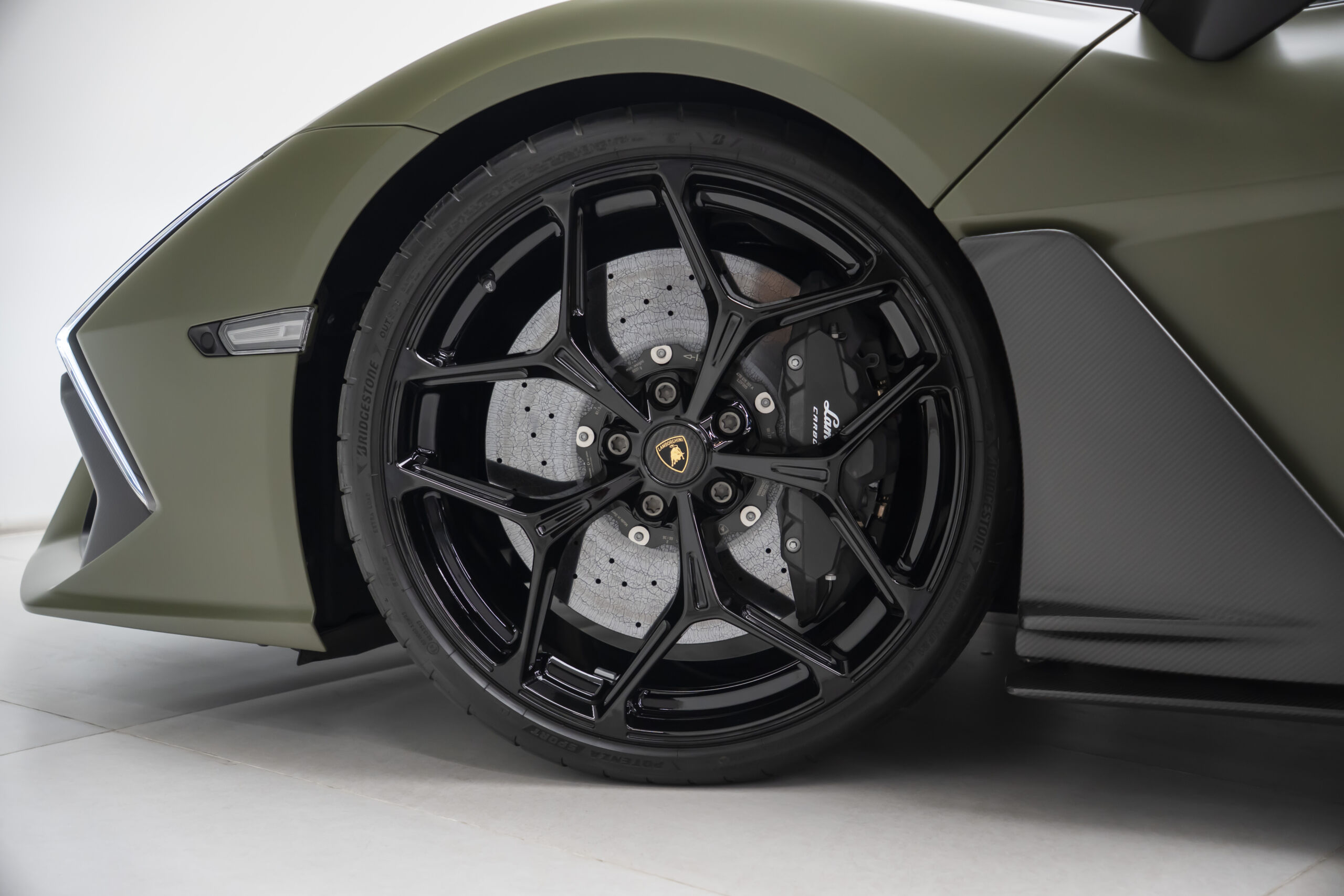 
								2024 Lamborghini Revuelto 6.5L V12 Hybrid 1001 HP full									
