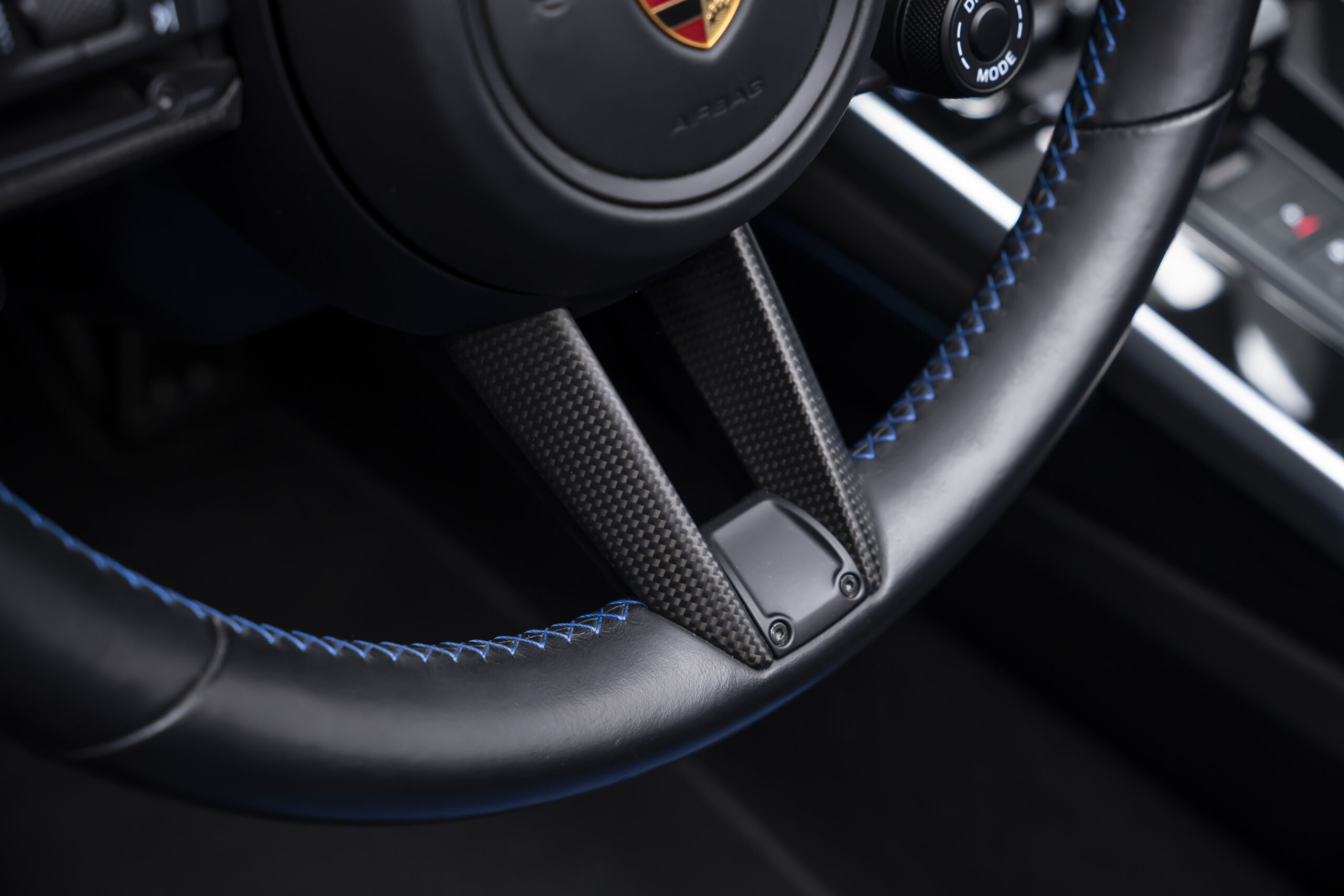 
								2022 Porsche 911 Turbo S Cabriolet full									