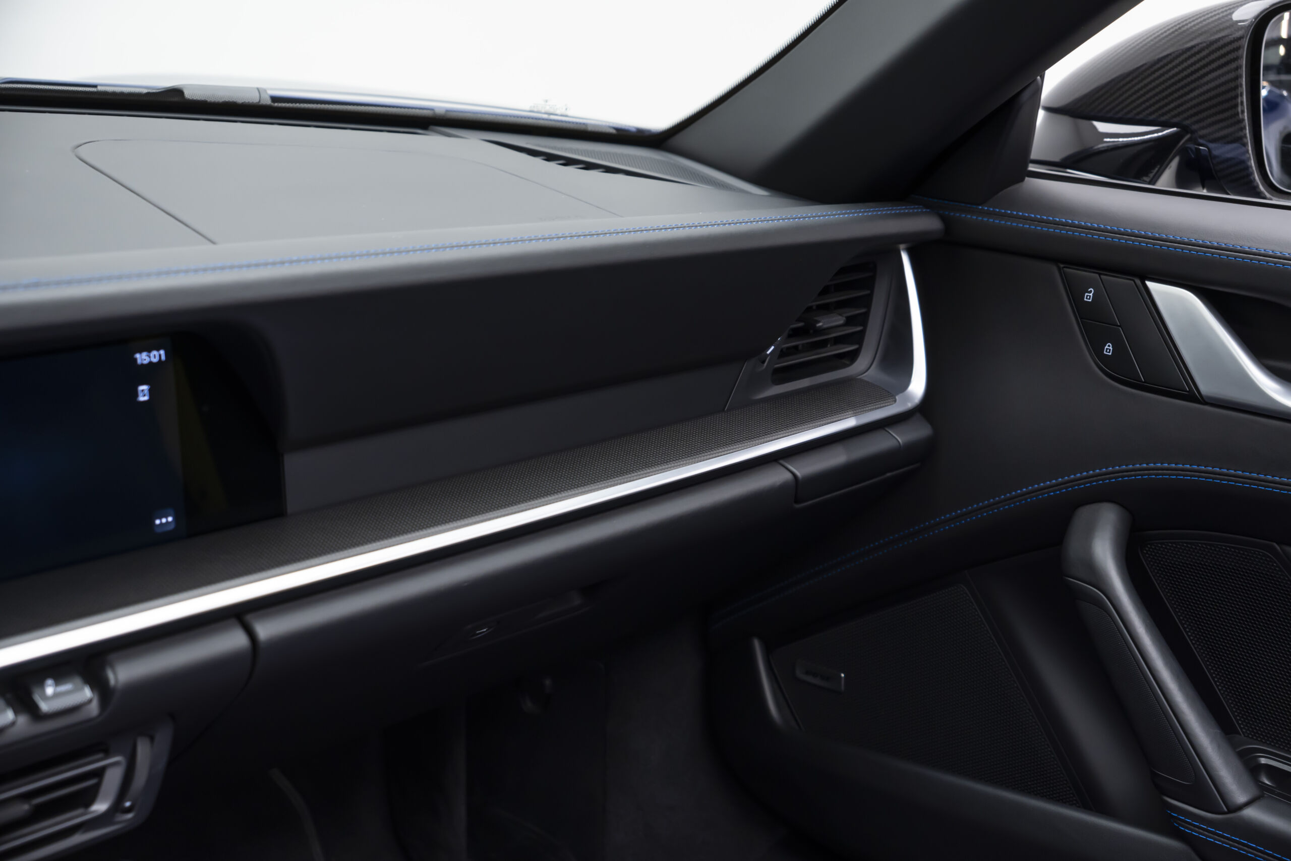 
								2022 Porsche 911 Turbo S Cabriolet full									