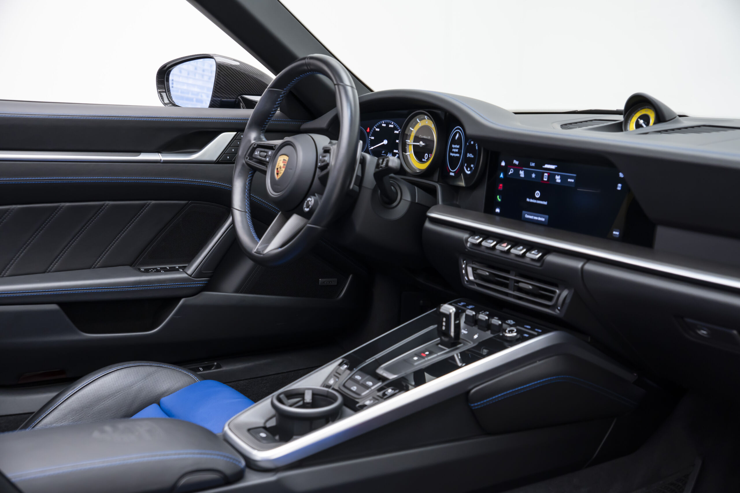 
								2022 Porsche 911 Turbo S Cabriolet full									