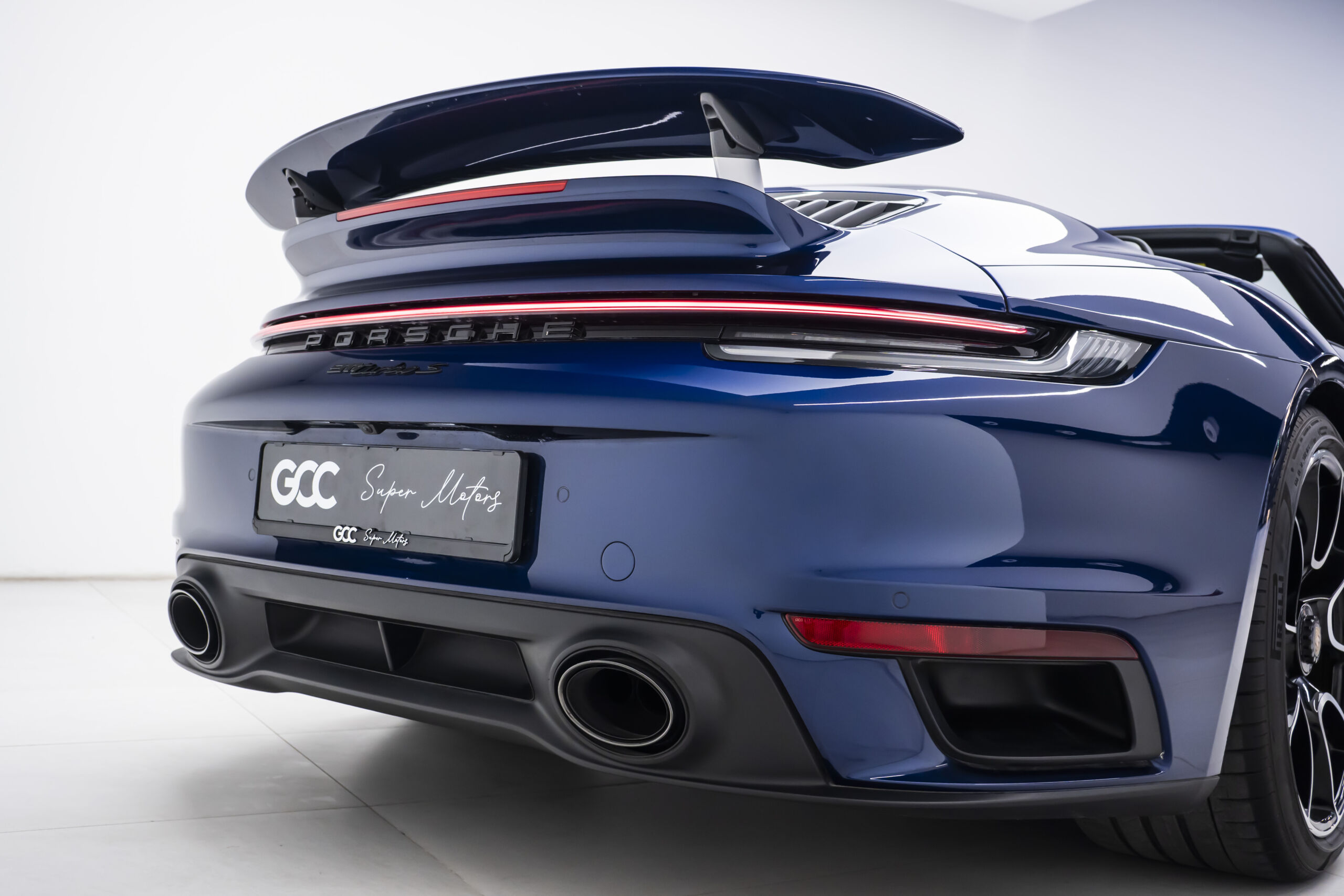 
								2022 Porsche 911 Turbo S Cabriolet full									