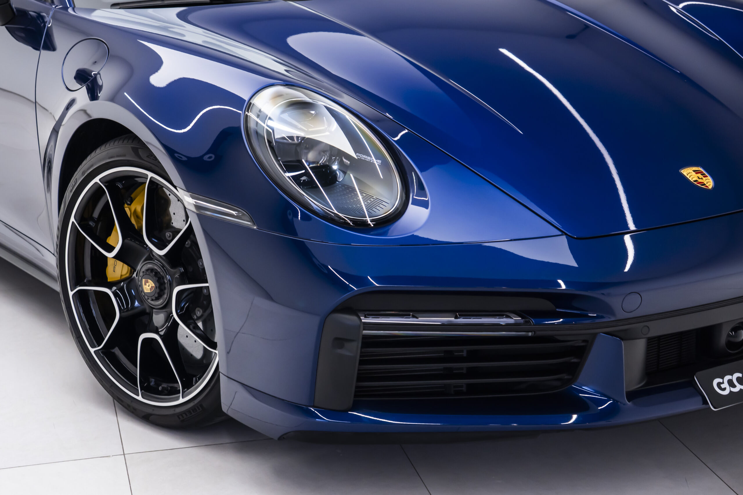 
								2022 Porsche 911 Turbo S Cabriolet full									