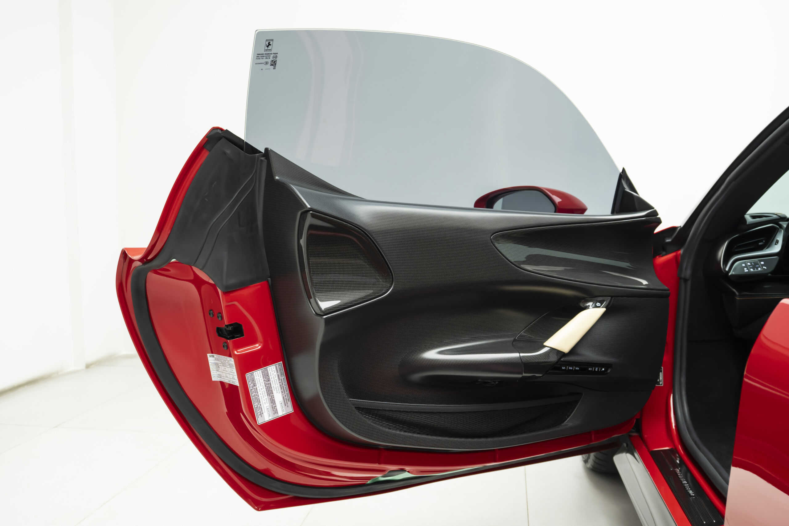 
								2022 Ferrari SF90 Stradale Assetto Fiorano full									