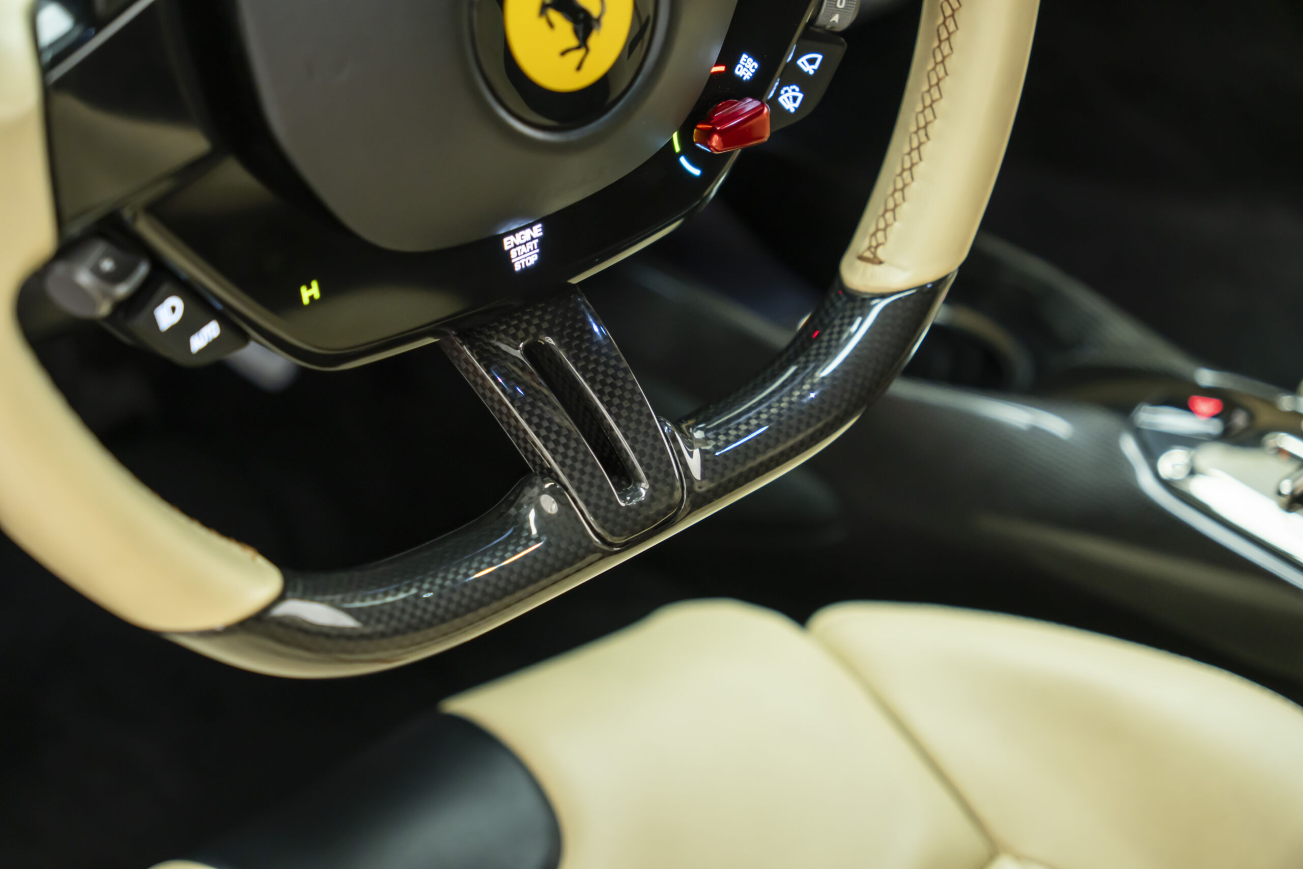 
								2022 Ferrari SF90 Stradale Assetto Fiorano full									