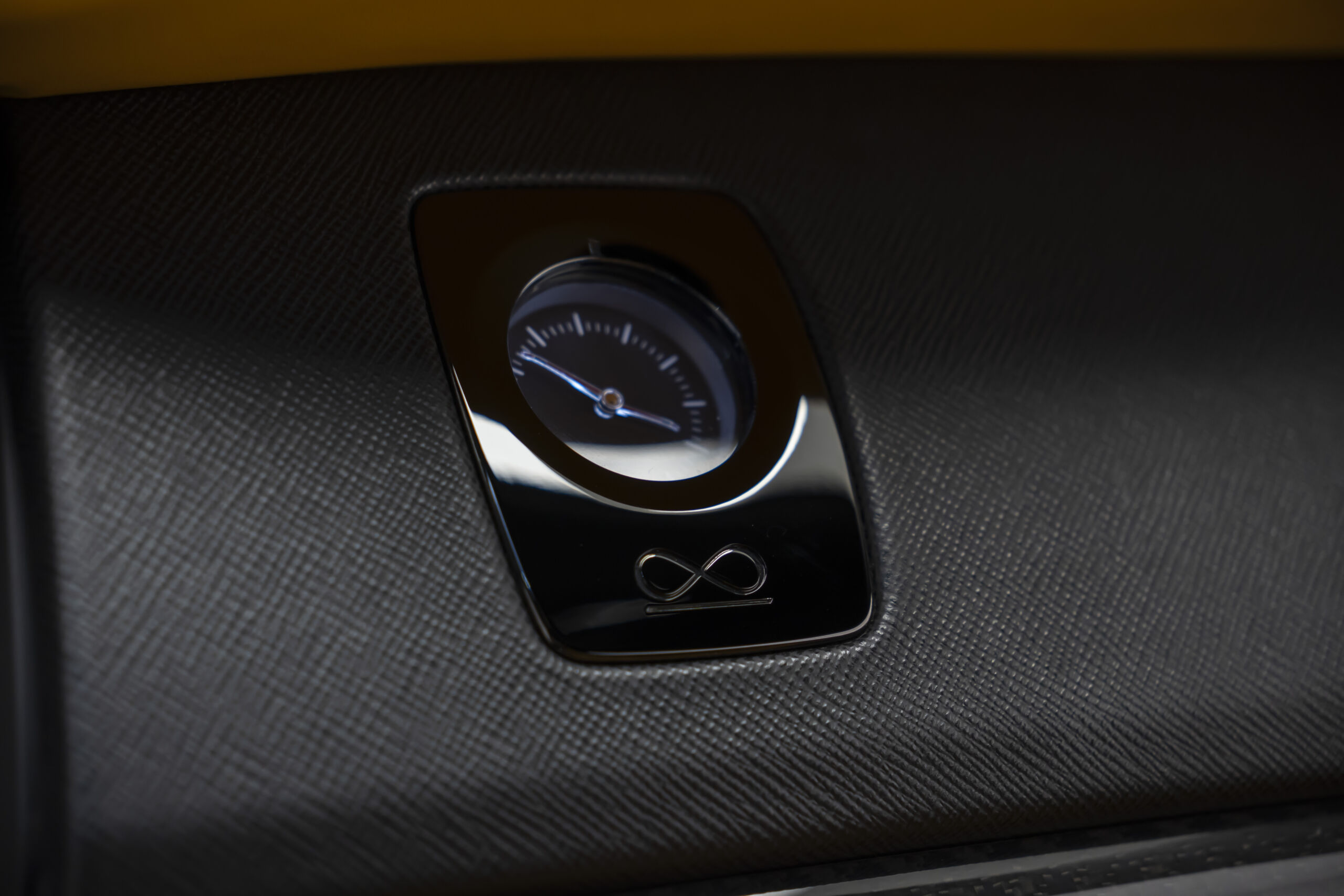 
								2023 Rolls Royce Cullinan Black Badge Bespoke full									