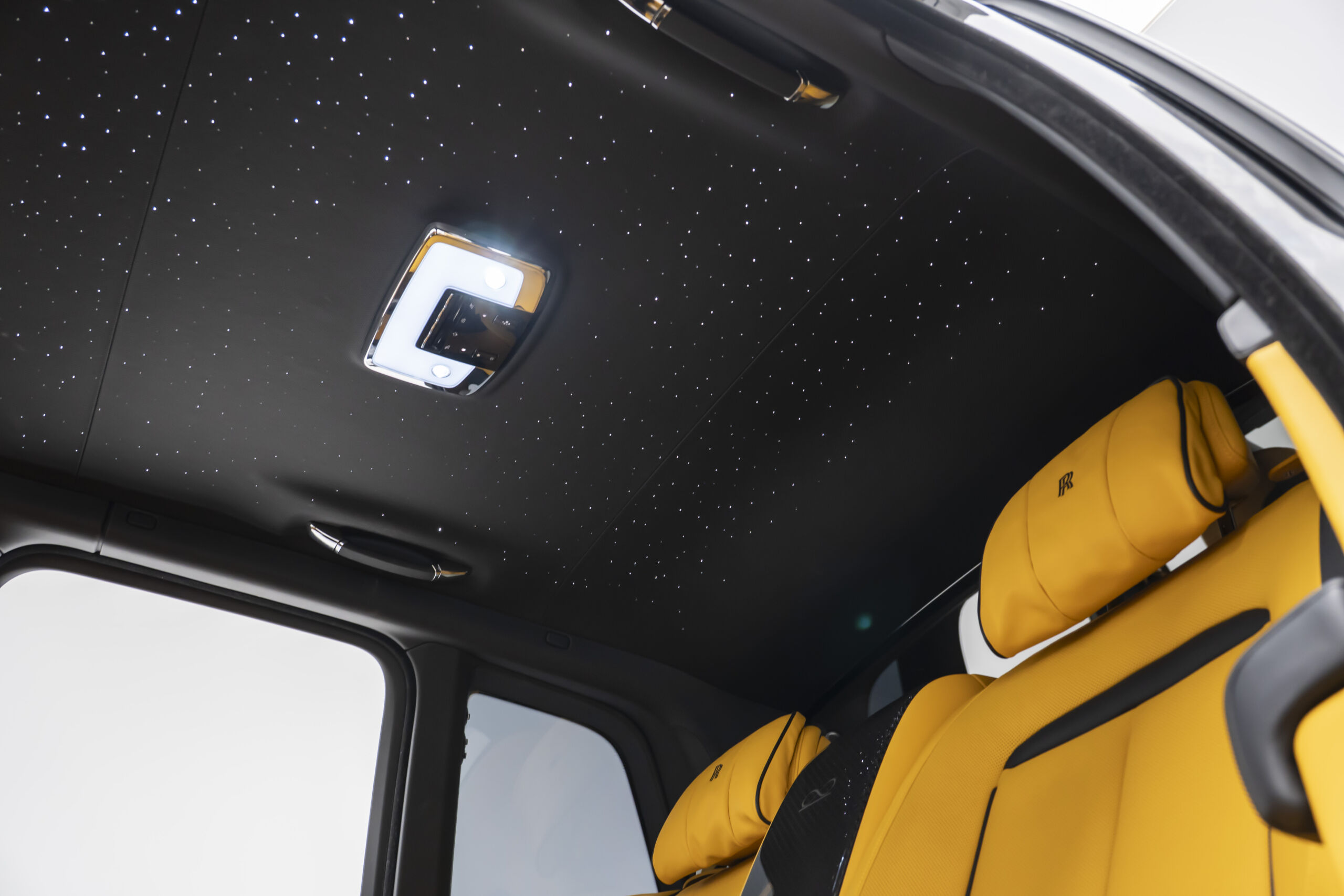 
								2023 Rolls Royce Cullinan Black Badge Bespoke full									