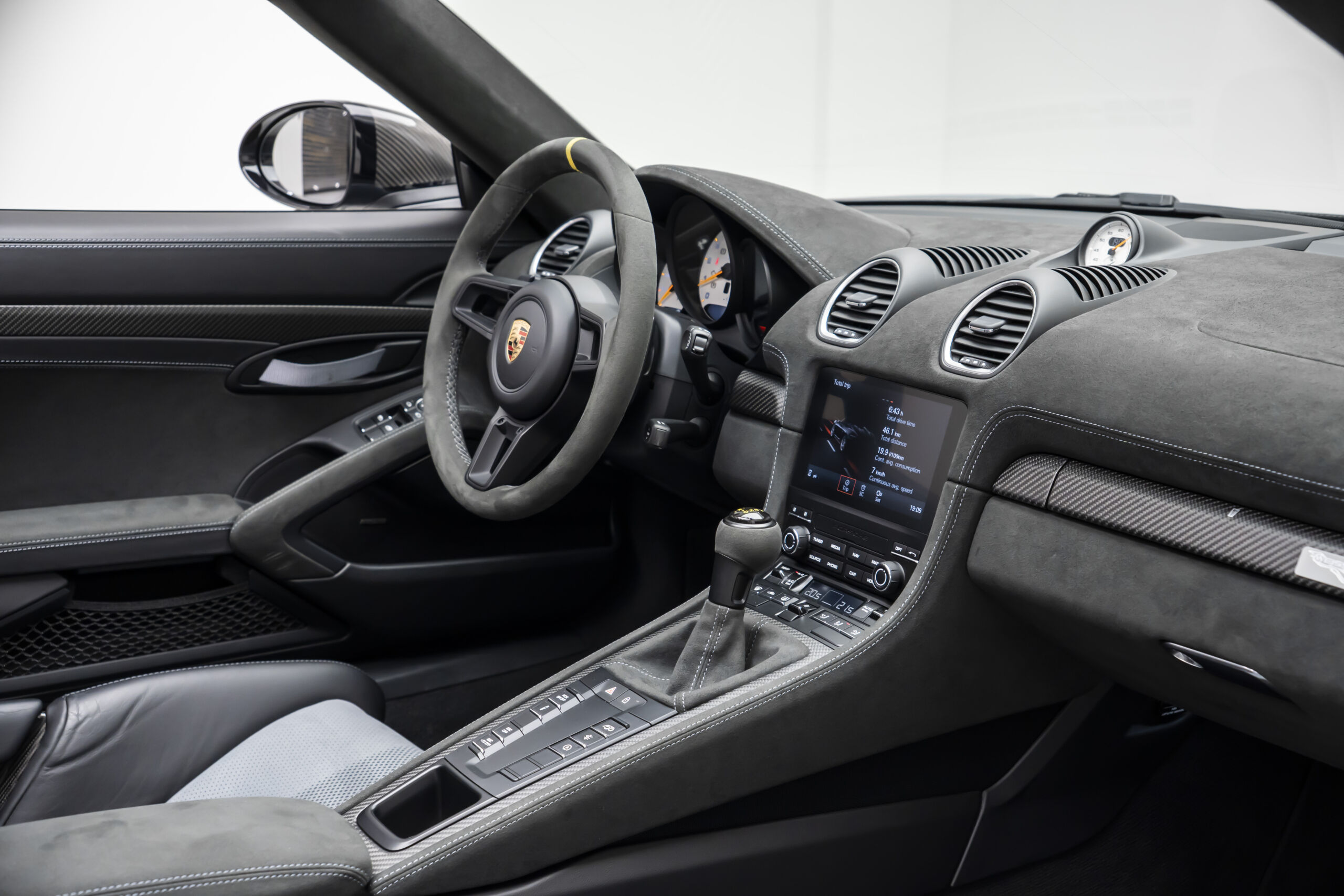 
								2024 Porsche 718 Spyder RS Weissach Package full									