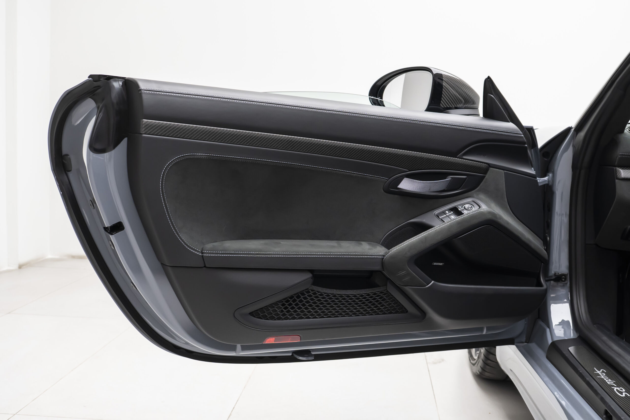 
								2024 Porsche 718 Spyder RS Weissach Package full									